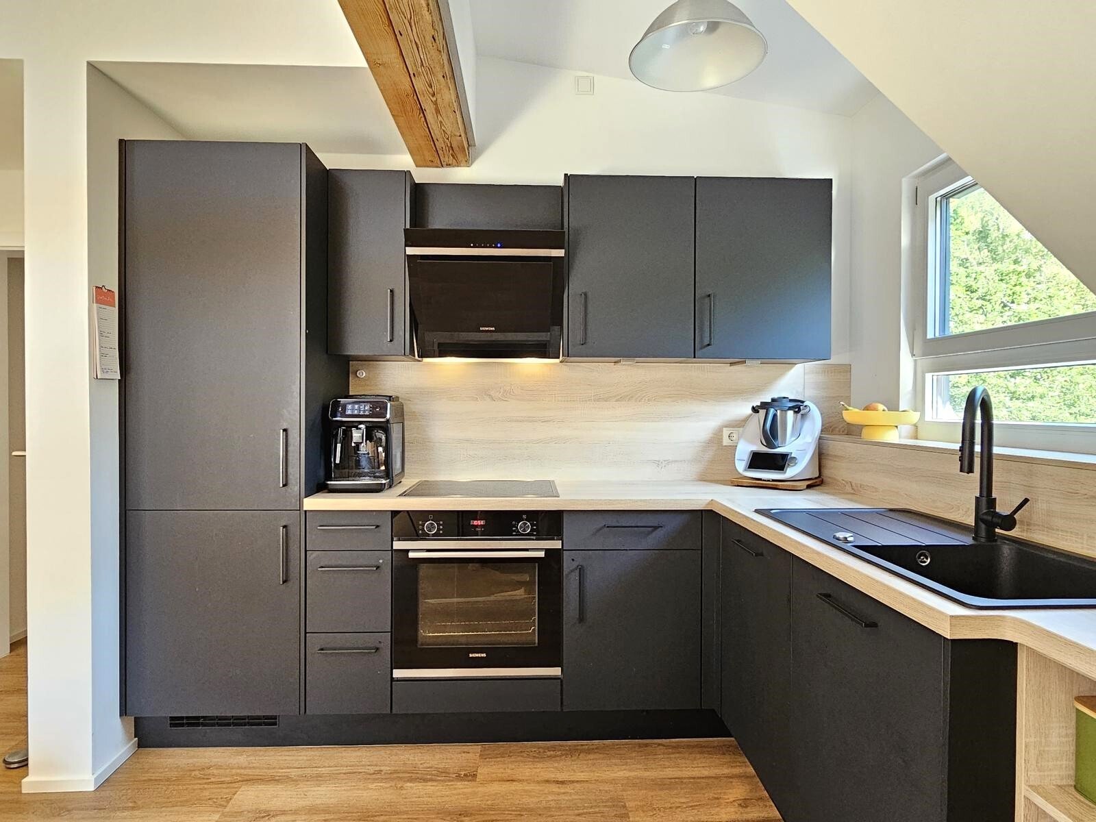 VERKAUFT - Hochwertig sanierte Traumwohnung in exklusiver Stadtlage!