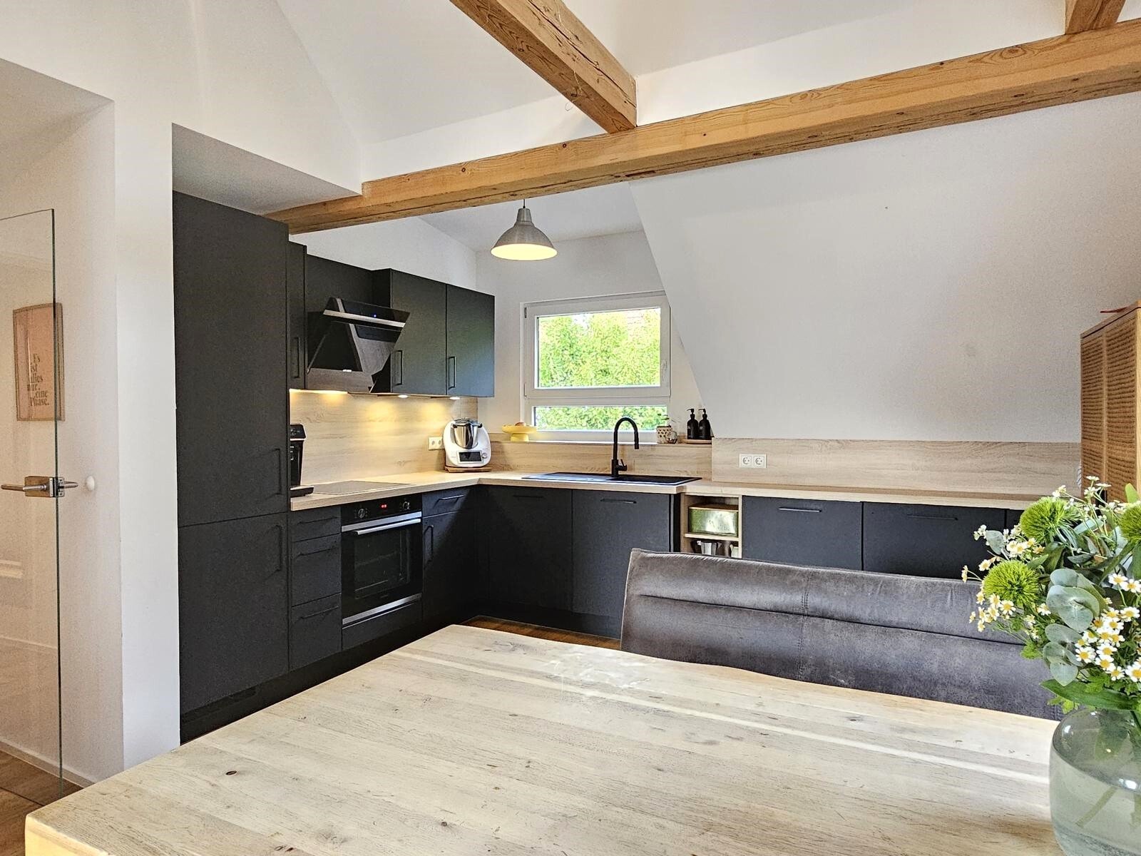 VERKAUFT - Hochwertig sanierte Traumwohnung in exklusiver Stadtlage!