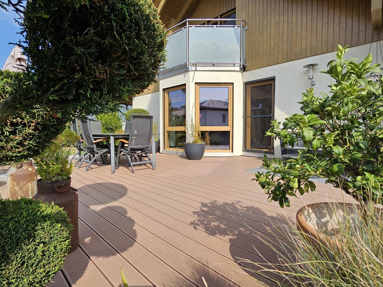 VERKAUFT - Einfach perfekt! Ein Haus wie gemalt! In Top-Zustand im Stadtbusbereich von Coburg!