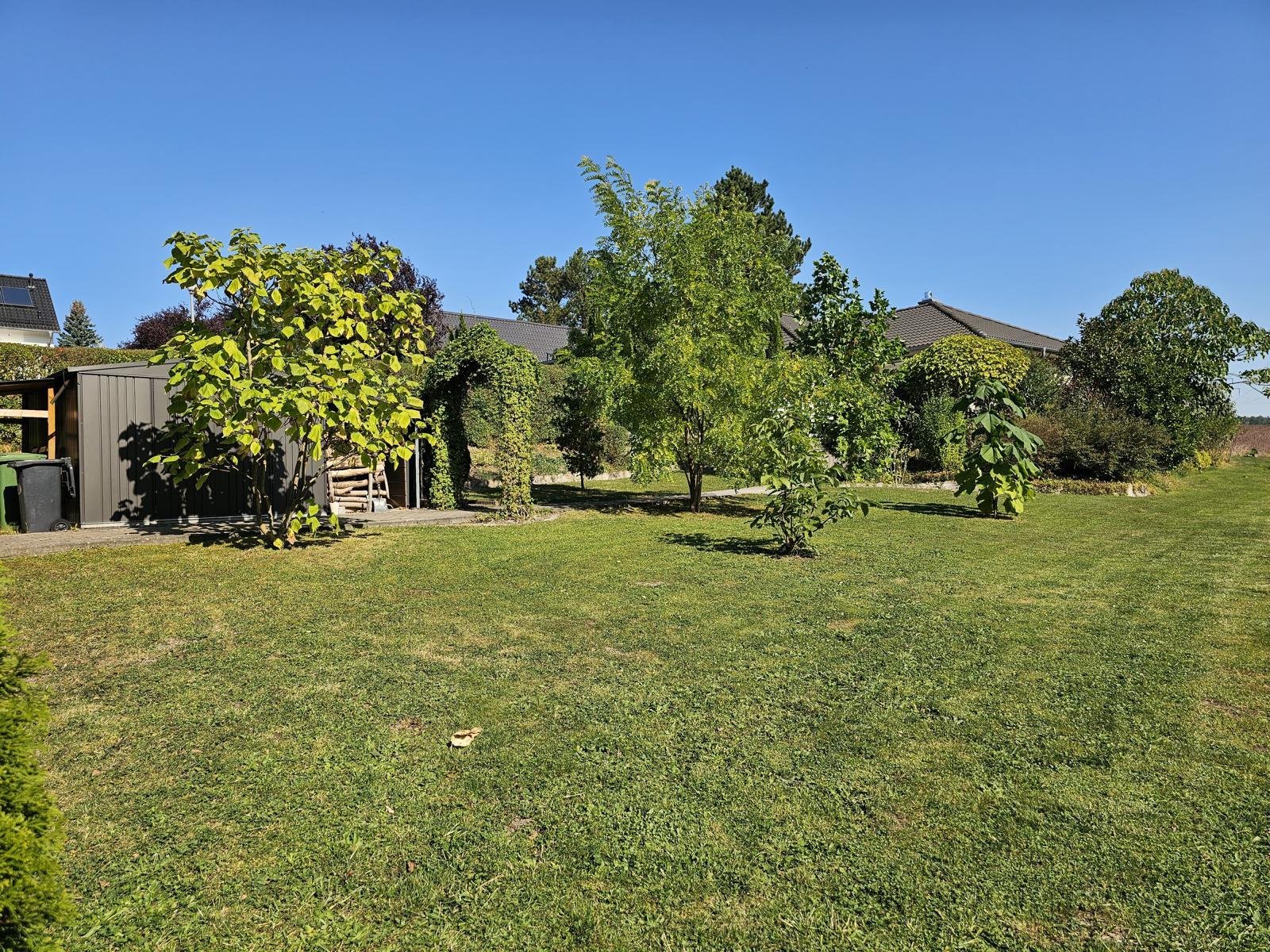 VERKAUFT - TOP-Winkel-Bungalow, Bj. 2011, mit Traumgarten, Nähe Waldrand, Energieeffizienzkl.: A