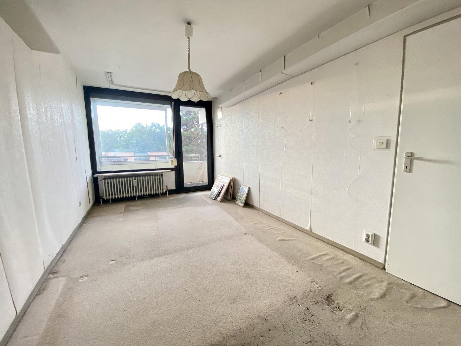 VERKAUFT - Altersgerechte 3-Zimmer-Wohnung mit großem Balkon inkl. TG-Stellplatz & Fahrstuhl im Haus