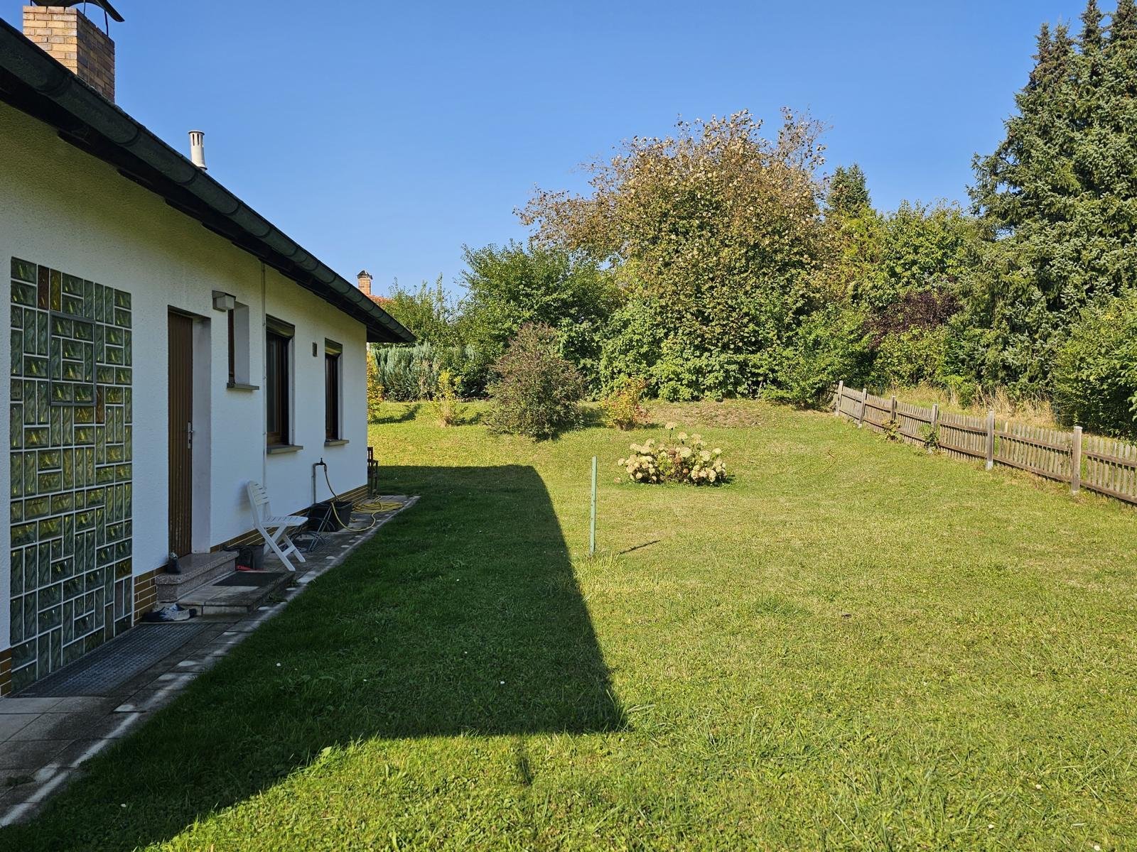 Verkauft - Walmdach-Bungalow in Massivbauweise auf sonnigem Grundstück!