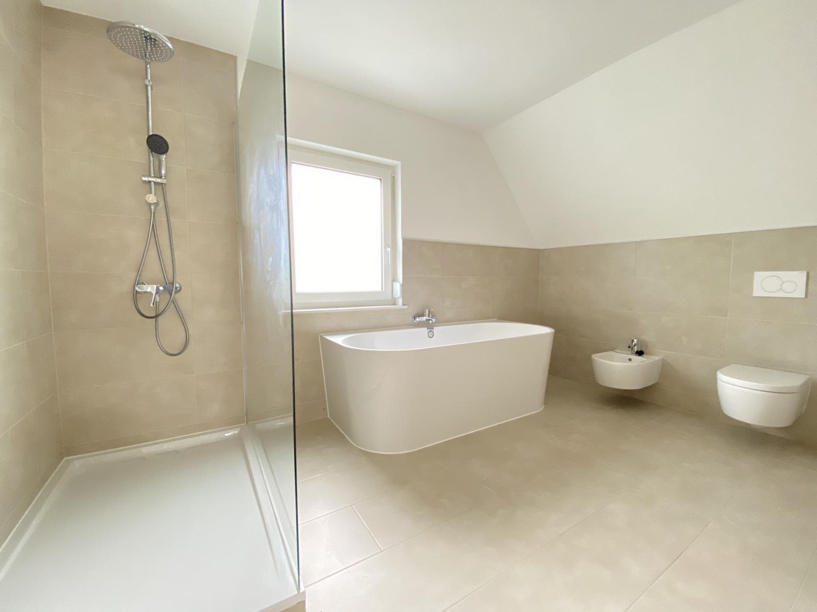 VERKAUFT-Einziehen und wohlfühlen - kernsaniertes Einfamilienhaus in ruhiger Lage!