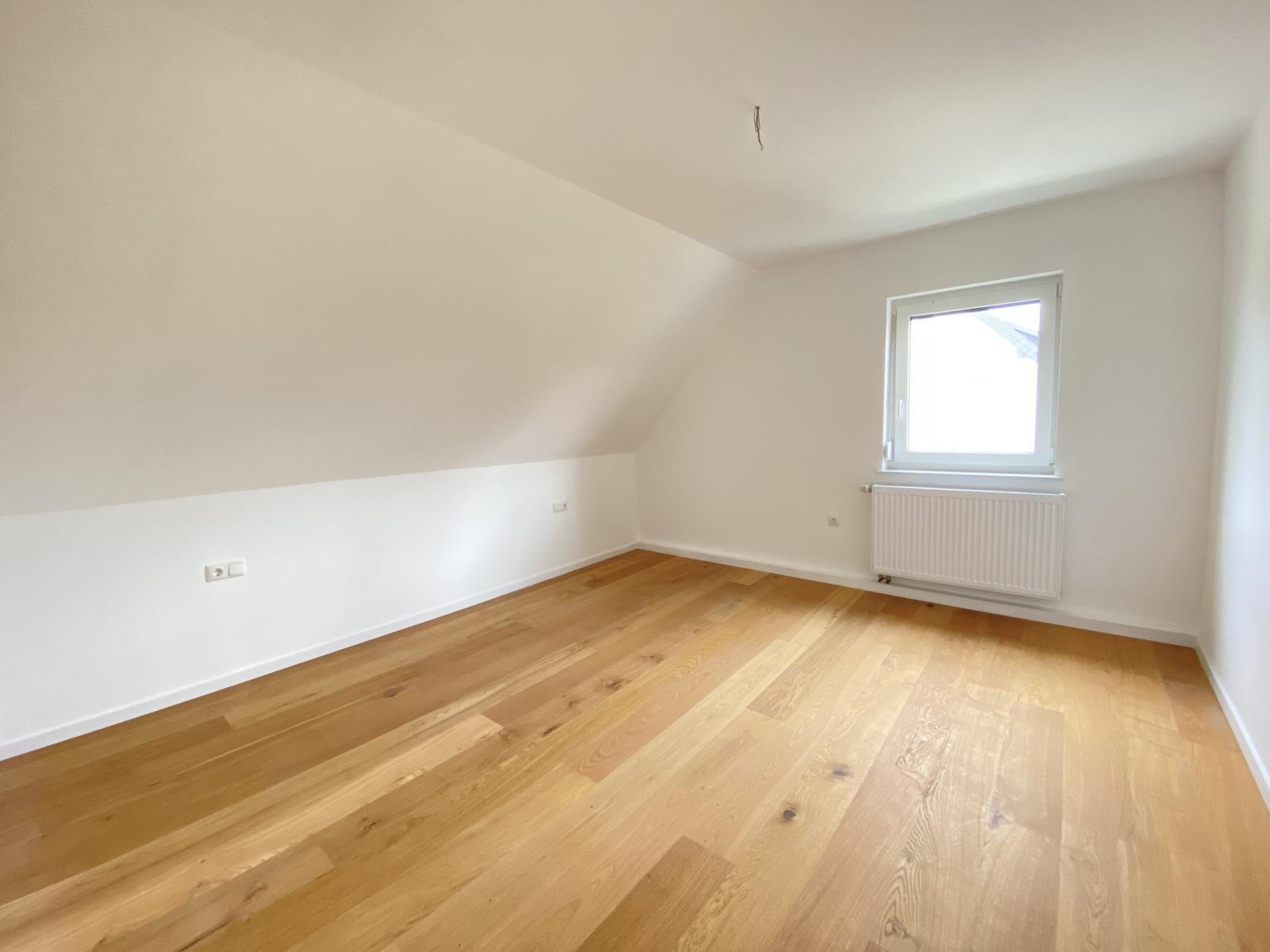 VERKAUFT-Einziehen und wohlfühlen - kernsaniertes Einfamilienhaus in ruhiger Lage!