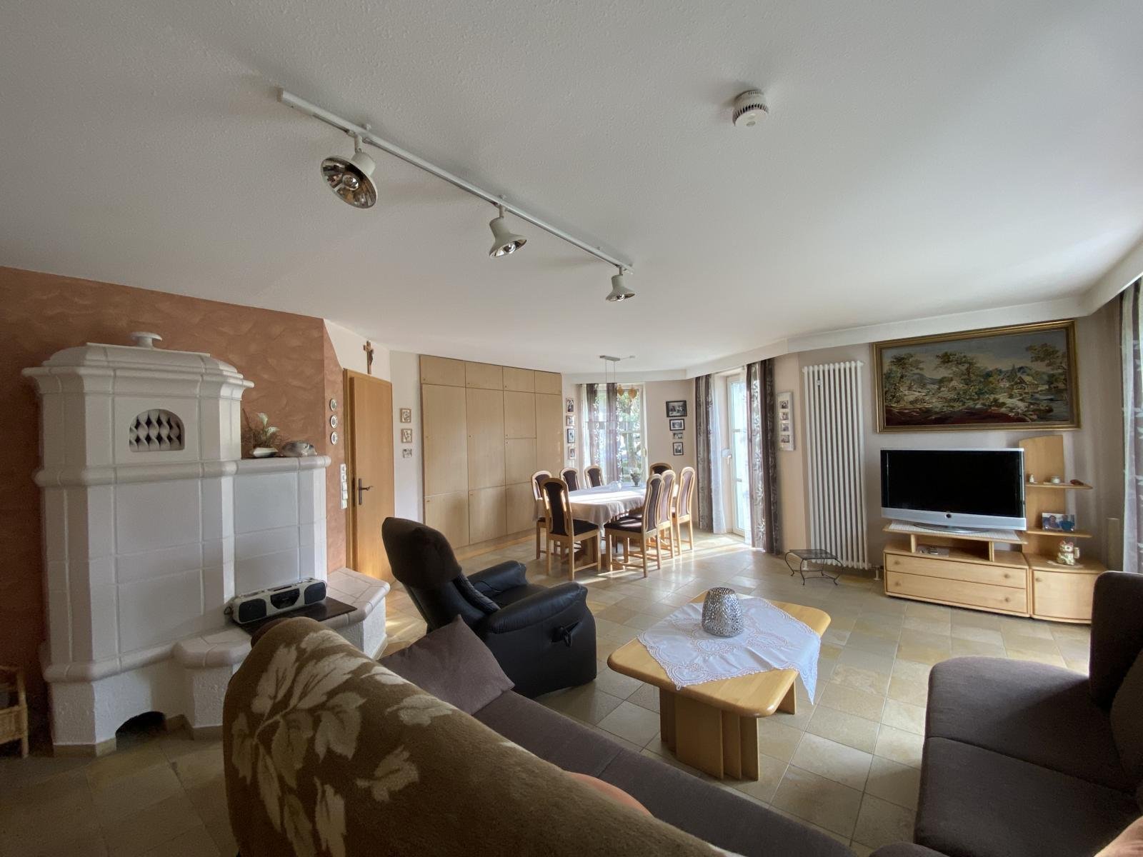 Höchster Wohnkomfort für die ganze Familie - großzügiges Zweifamilienhaus in Mitwitz!