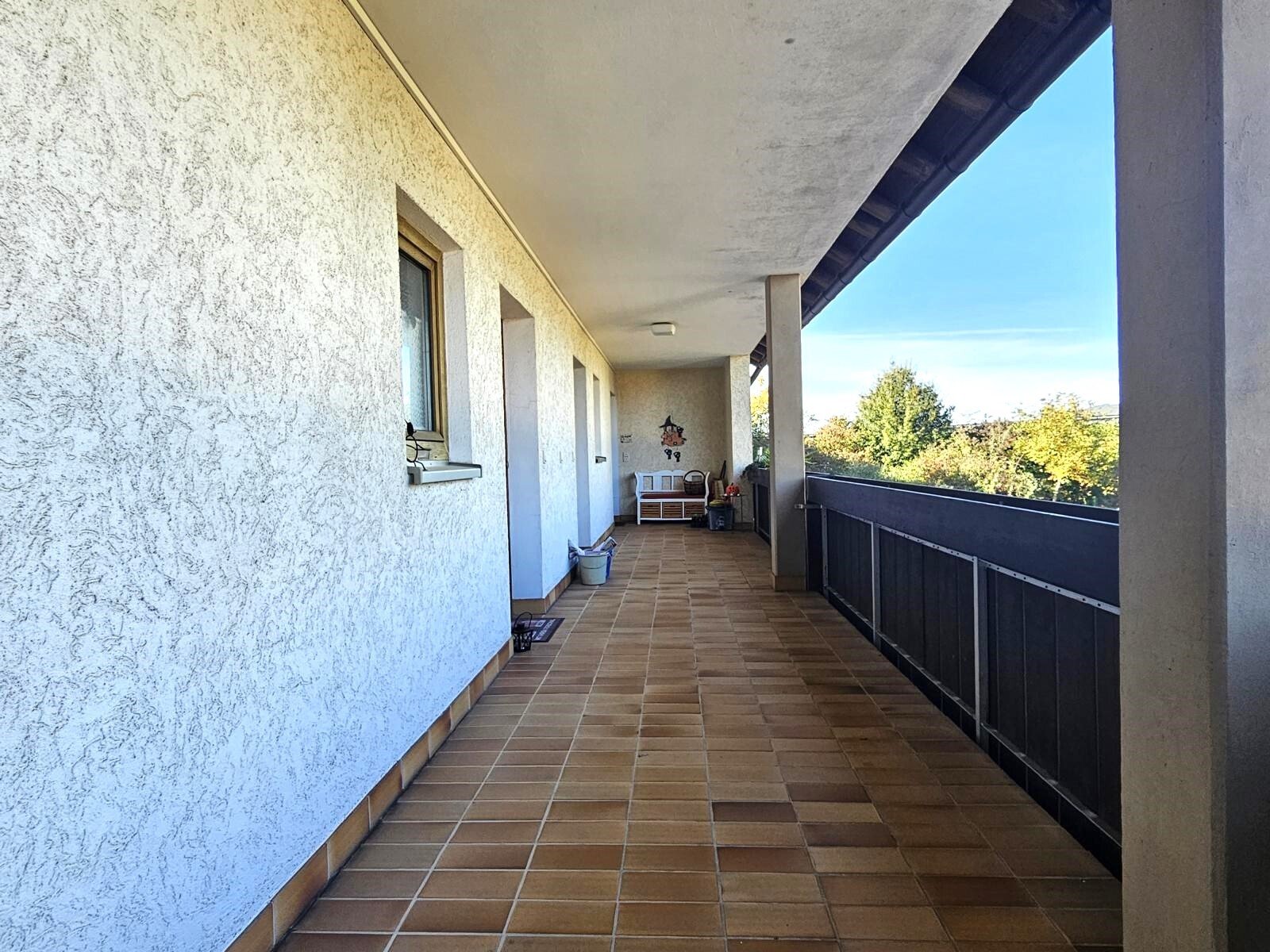 VERKAUFT - Wohnen im begehrten Kurort - Galeriewohnung mit Carport und Stellplatz!