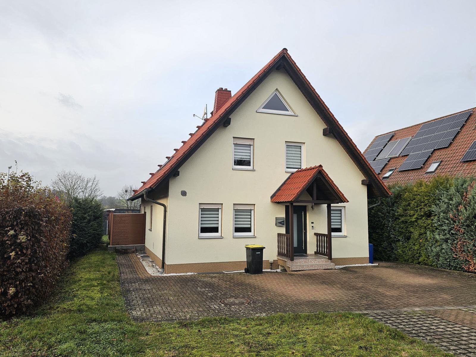 VERKAUFT - Charmant, jung & großzügig - EFH sofort bezugsfähig! 