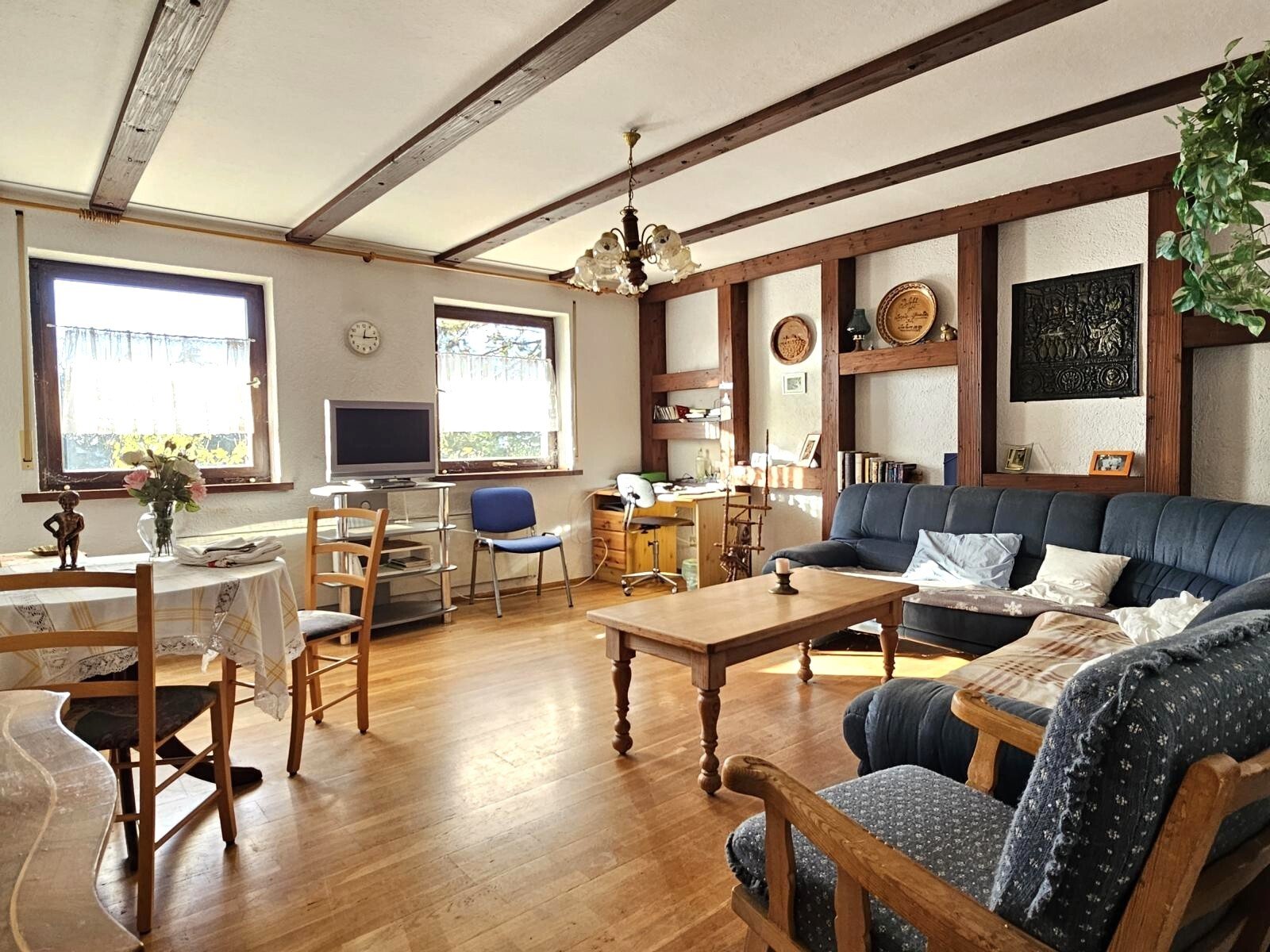 VERKAUFT-Ihr neuer, attraktiver Wohnsitz in TOP-Stadtlage - mit 3 Garagen!