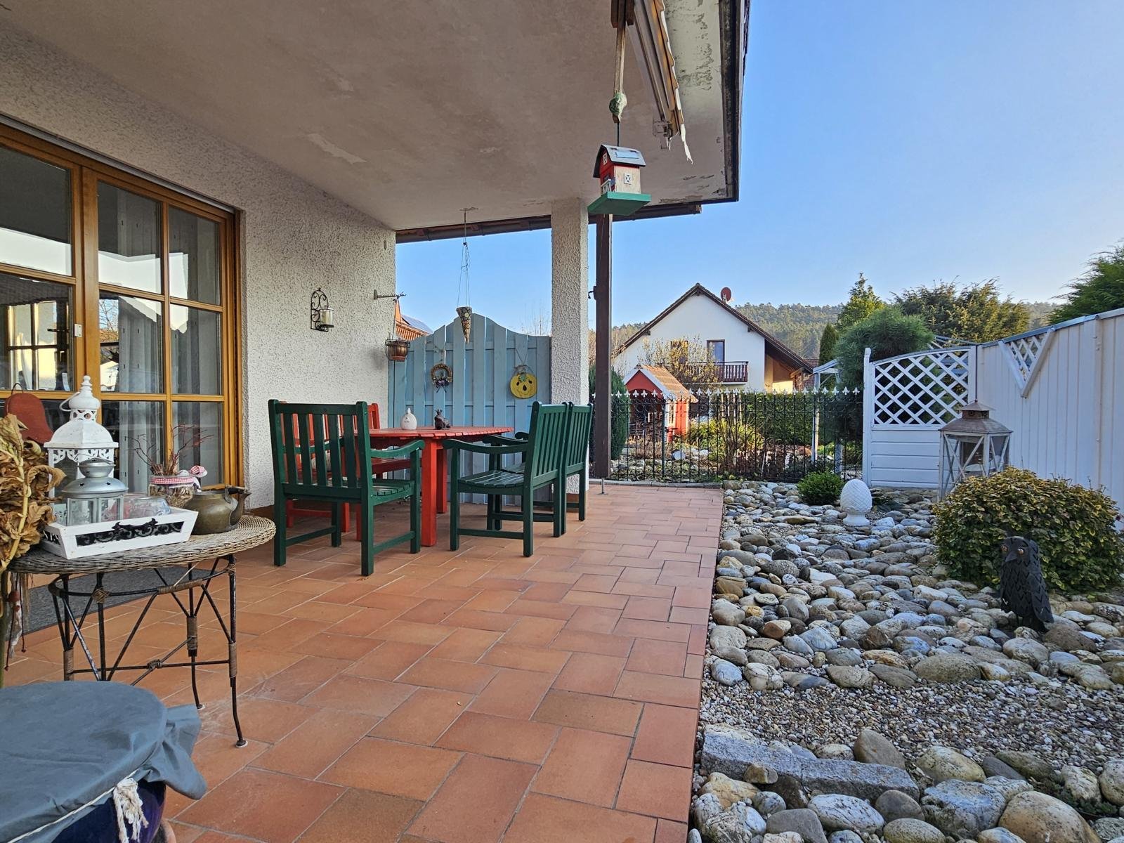 VERKAUFT - Gepflegtes Einfamilienhaus auf 1.212 m² zauberhaft angelegtem Garten mit Doppelgarage