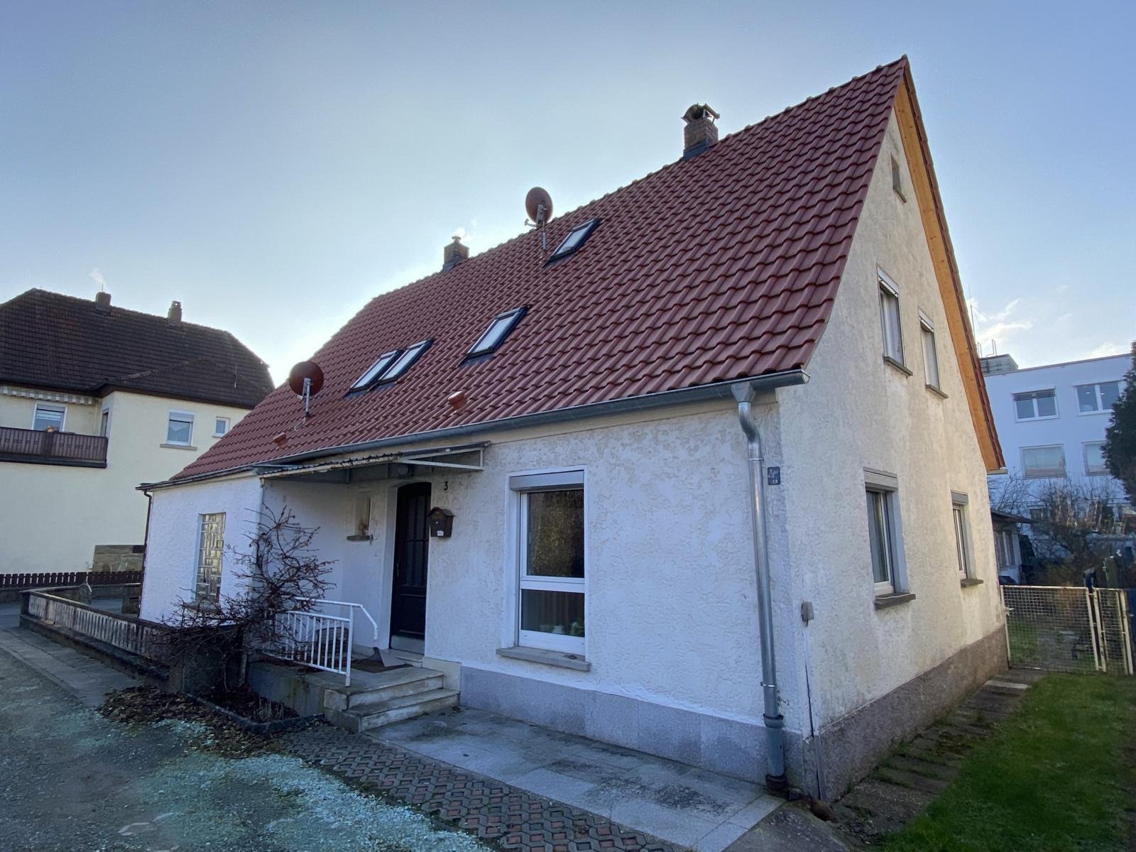 VERKAUFT-Solide Doppelhaushälfte in Michelau!