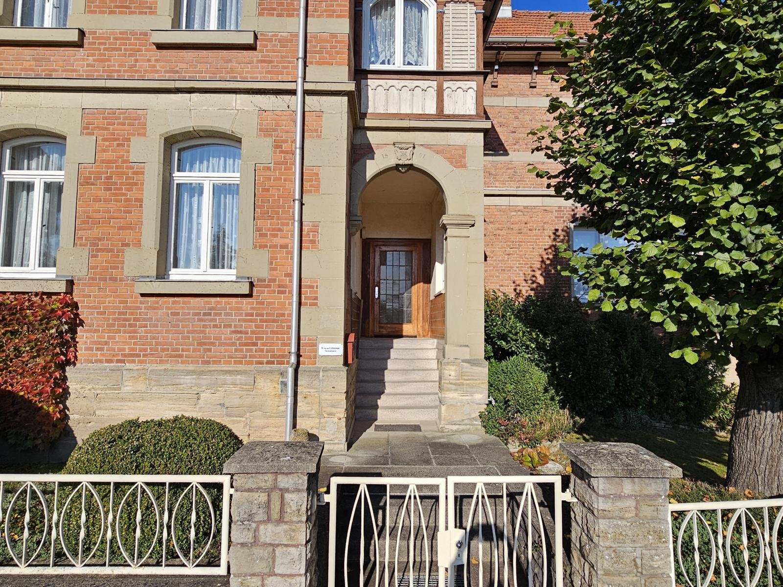 Historischer Charme – Repräsentatives Backsteinhaus für Wohn- und Geschäftszwecke