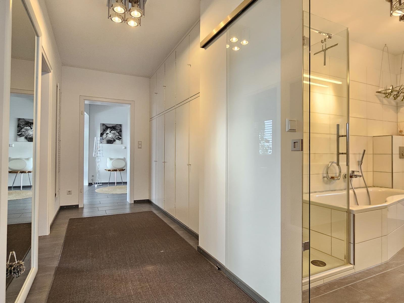 VERKAUFT -Doppelstöckiger Bungalow mit 2 barrierefreien Eingängen & Traum-Naturgarten!