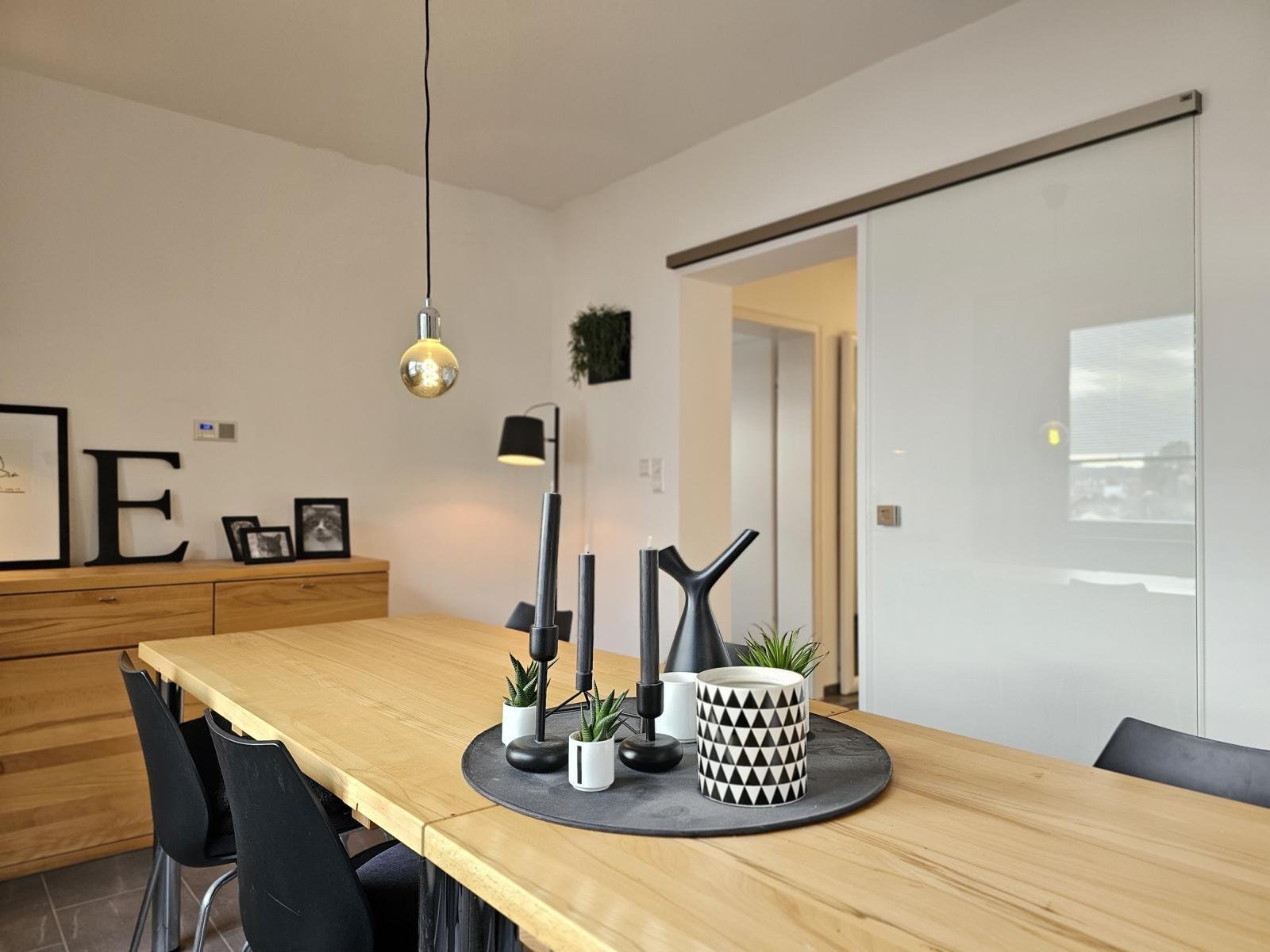 VERKAUFT -Doppelstöckiger Bungalow mit 2 barrierefreien Eingängen & Traum-Naturgarten!