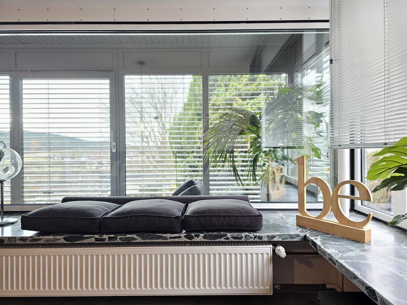 VERKAUFT -Doppelstöckiger Bungalow mit 2 barrierefreien Eingängen & Traum-Naturgarten!