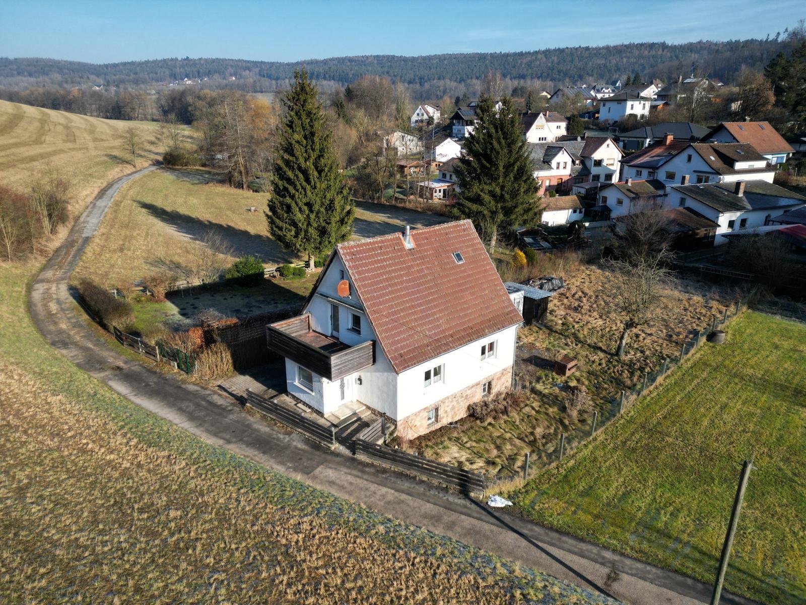 VERKAUFT-Handwerkerhaus auf schönem Grundstück in Lautertal!