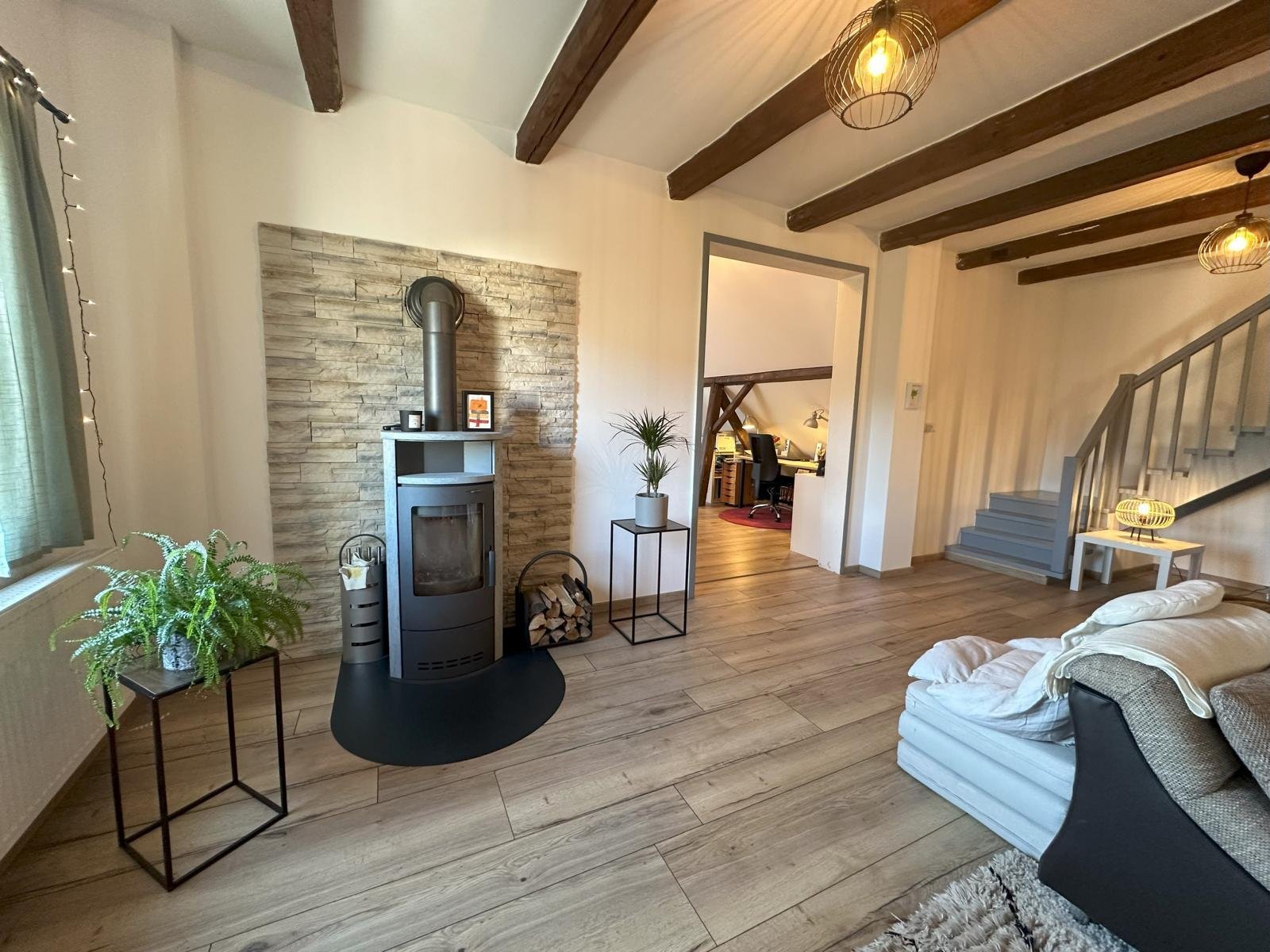 VERKAUFT-Wohnen mit Herz! Modernisiertes Haus mit Burgblick in Kronach, innenstadtnah am Wald!