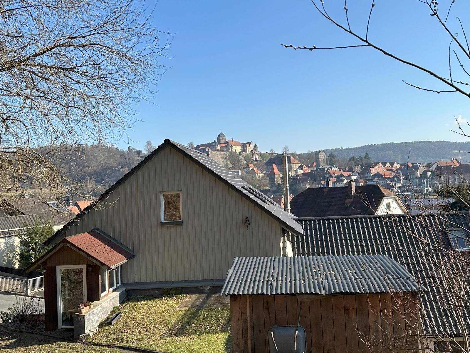 VERKAUFT-Wohnen mit Herz! Modernisiertes Haus mit Burgblick in Kronach, innenstadtnah am Wald!