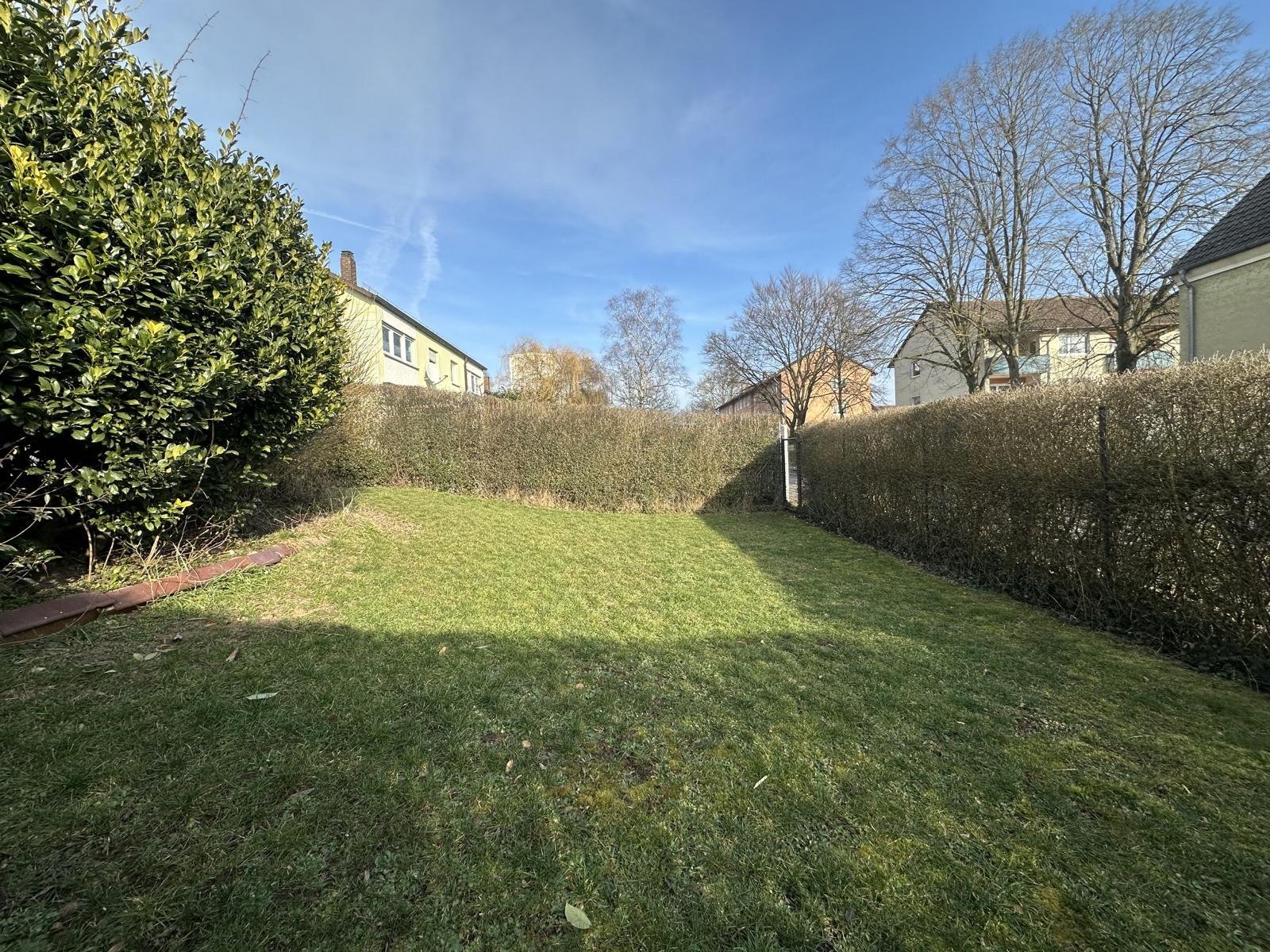 VERKAUFT-Modern, klein & fein - bezugsfreie DHH in guter Stadtlage!