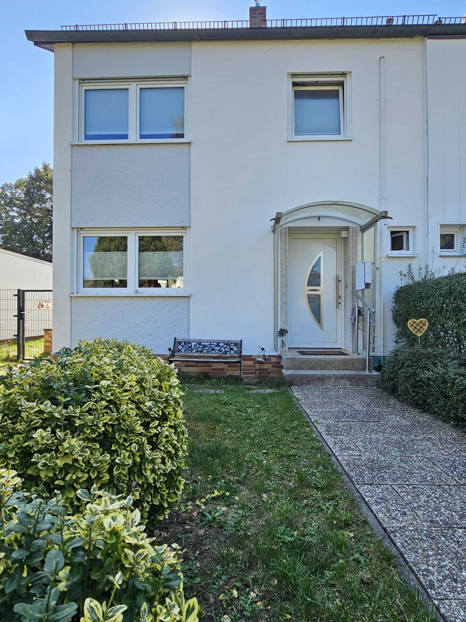 VERKAUFT-Modern, klein & fein - bezugsfreie DHH in guter Stadtlage!