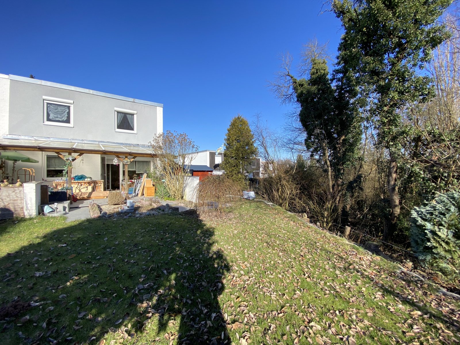 Verkauft - Wohnen im Grünen - Tolles Reihen-Eckhaus im beliebten Heimatring-Viertel