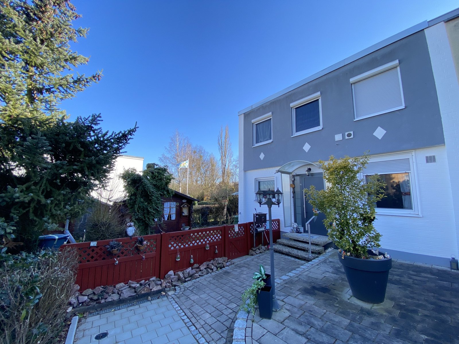 Verkauft - Wohnen im Grünen - Tolles Reihen-Eckhaus im beliebten Heimatring-Viertel