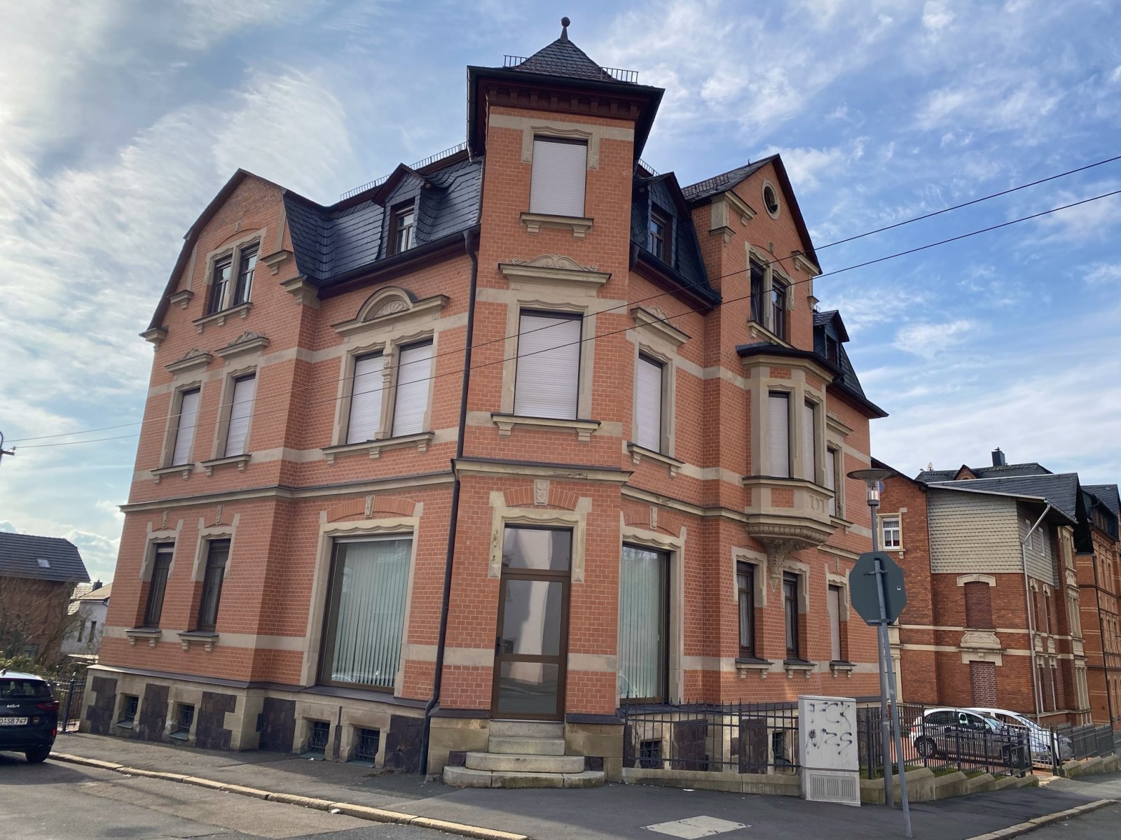 Attraktive Büro-/Praxis- bzw. Ladenfläche mit großen Schaufenster-Fronten - Nähe Fußgängerzone & Spielzeugmuseum