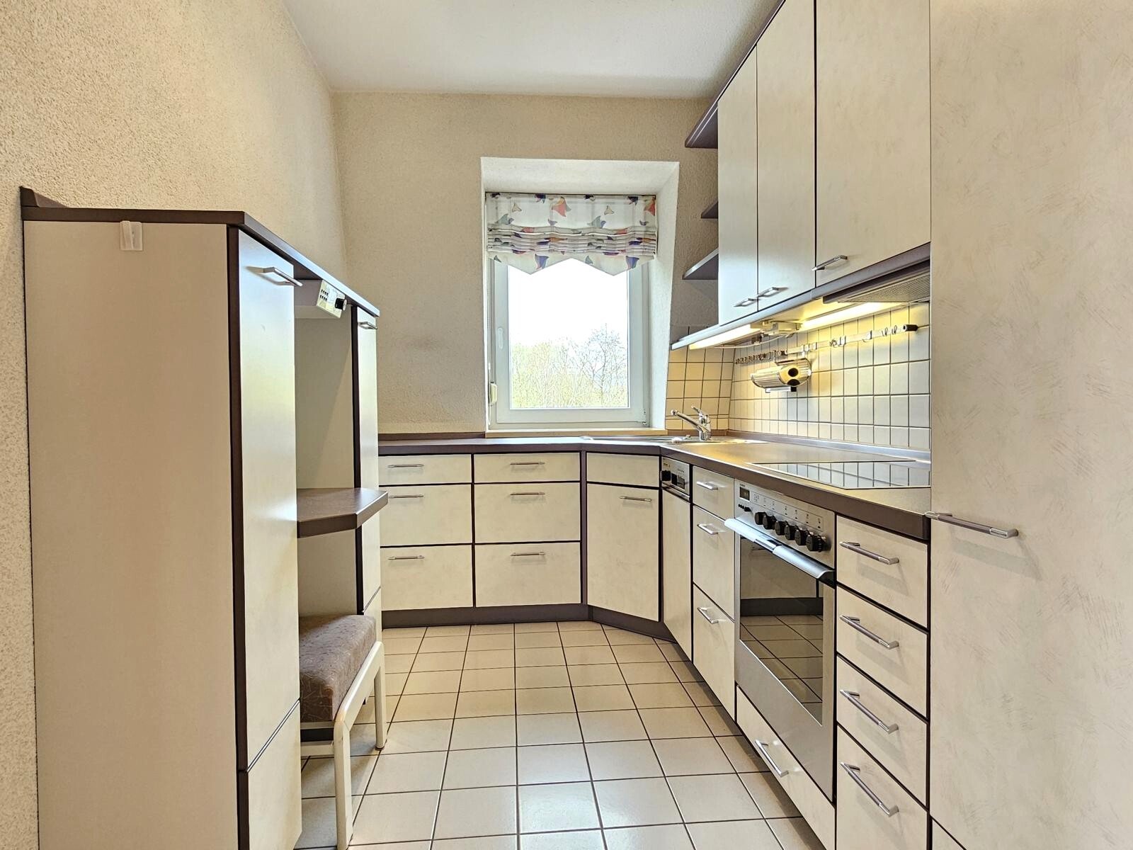 TOP-Eigentumswohnung: behindertengerecht, Balkon, Aufzug, Tiefgaragenplatz + 2. Stpl.