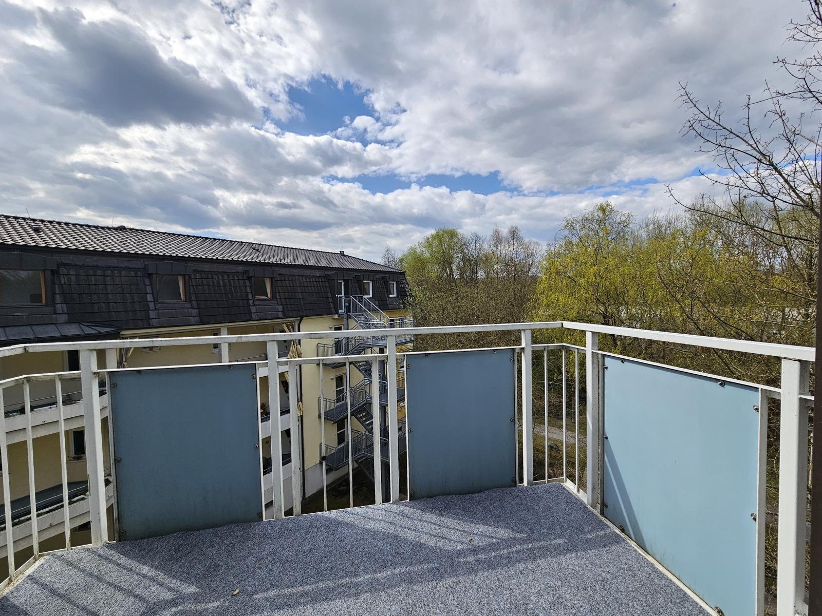 TOP-Eigentumswohnung: behindertengerecht, Balkon, Aufzug, Tiefgaragenplatz + 2. Stpl.