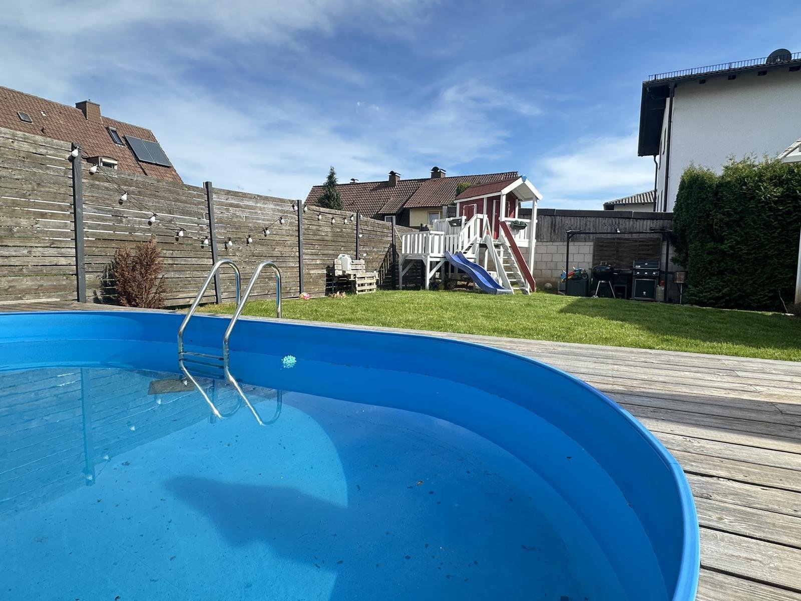 RESERVIERT -Liebevoll modernisiertes Wohlfühlzuhause mit Pool und Gartenparadies