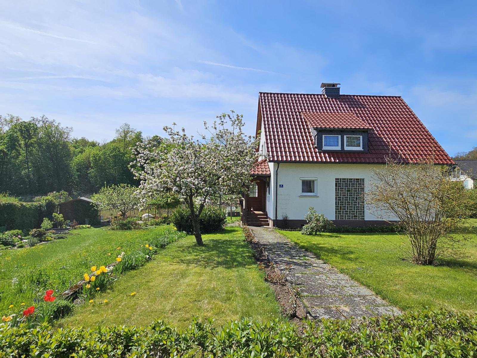 RESERVIERT - Gepflegtes Einfamilienhaus mit Seeblick im beliebten Ahorn