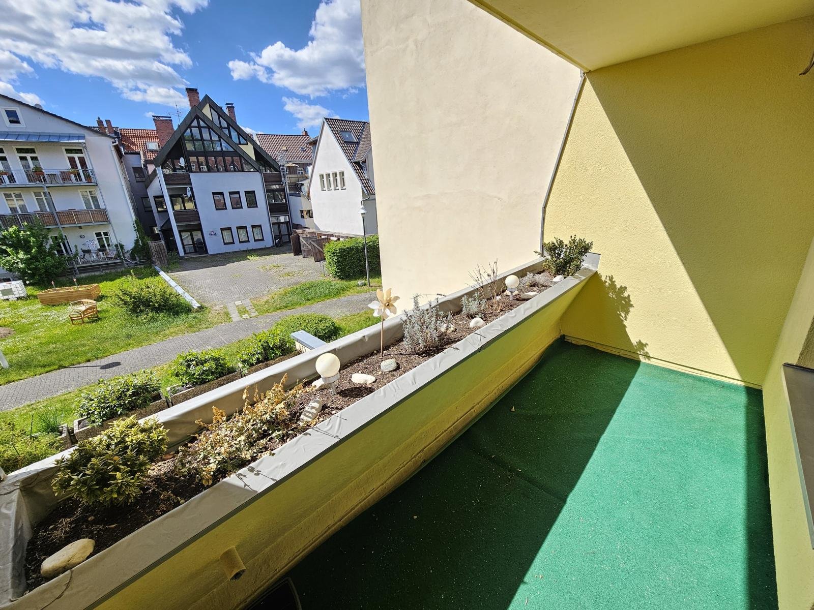 Wohnen mitten in der City, Nähe Theater: Eigentumswohnung mit Aufzug, Loggia und Tiefgarage!