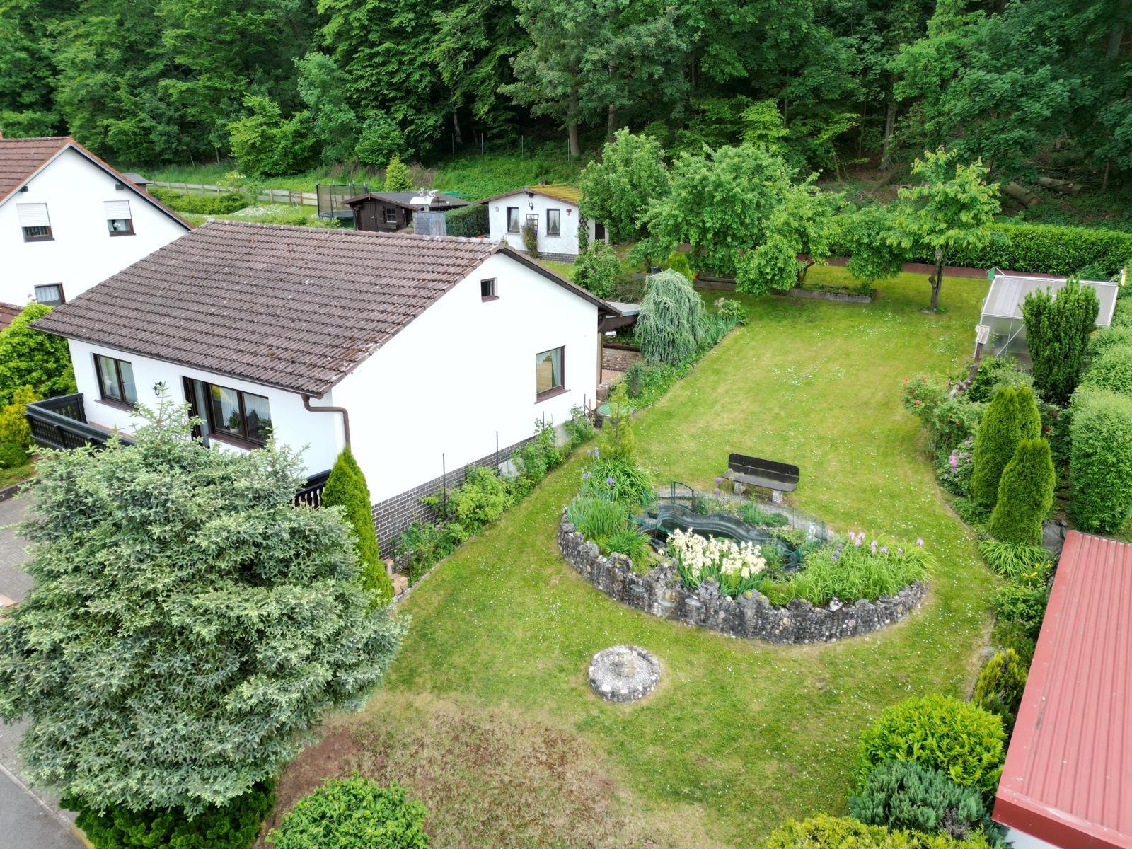 RESERVIERT - Idyllisches Leben am Waldrand - interessantes Einfamilienhaus!