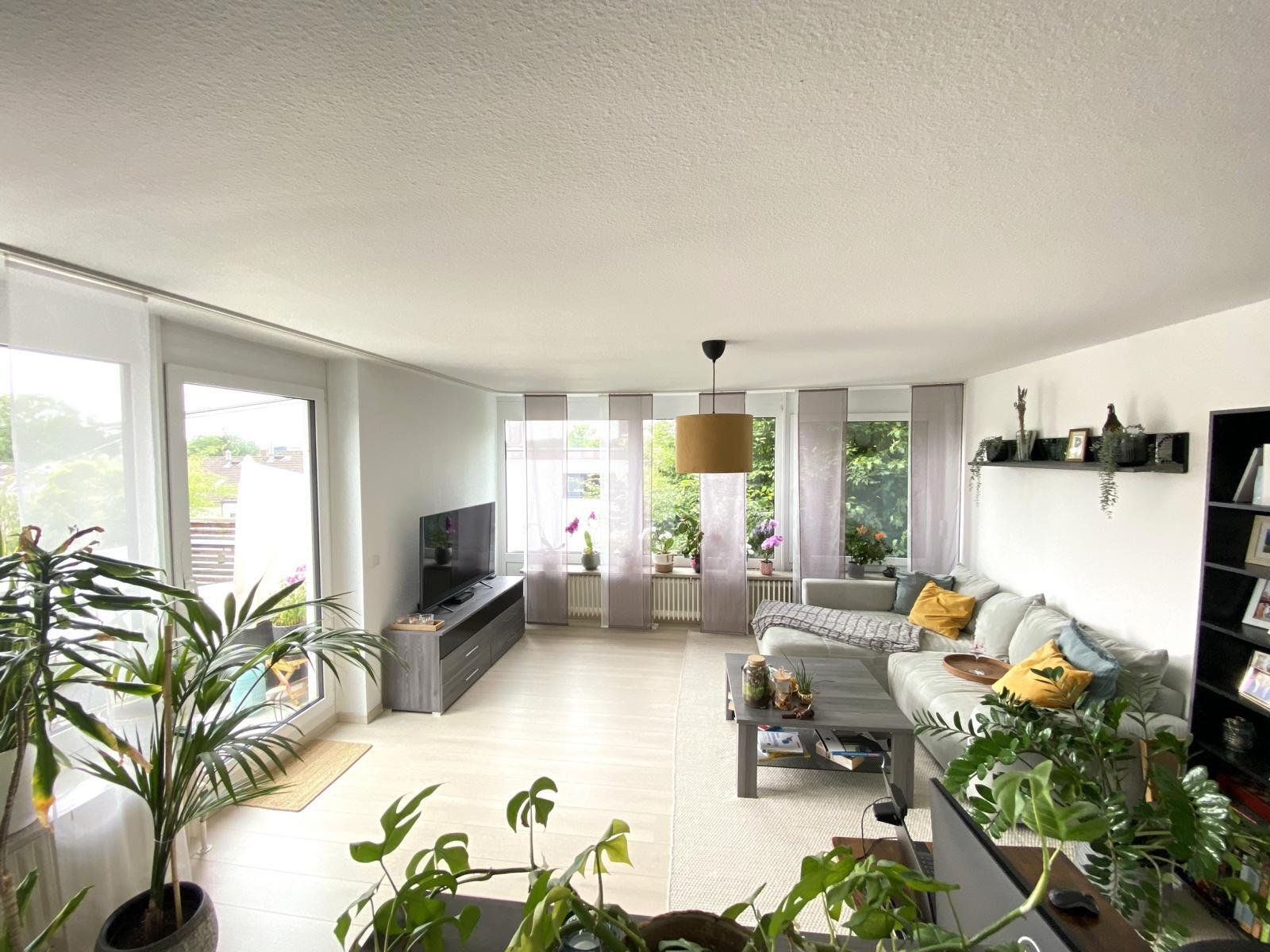 Herrliche Penthouse-Wohnung mit 26 m² Dachterrasse & Gartenanteil & Garage in beliebter Stadtrandlage