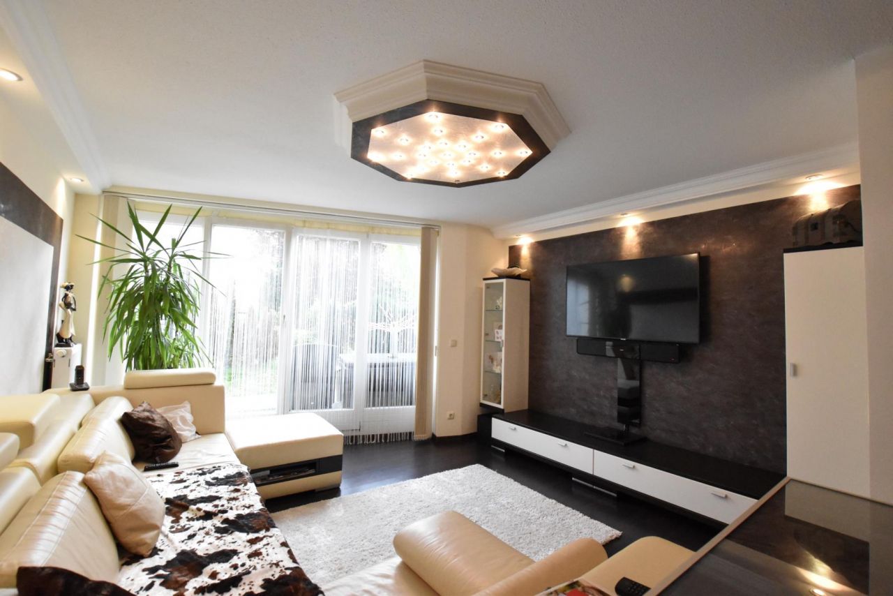 Wohnbereich mit Terrassenzugang