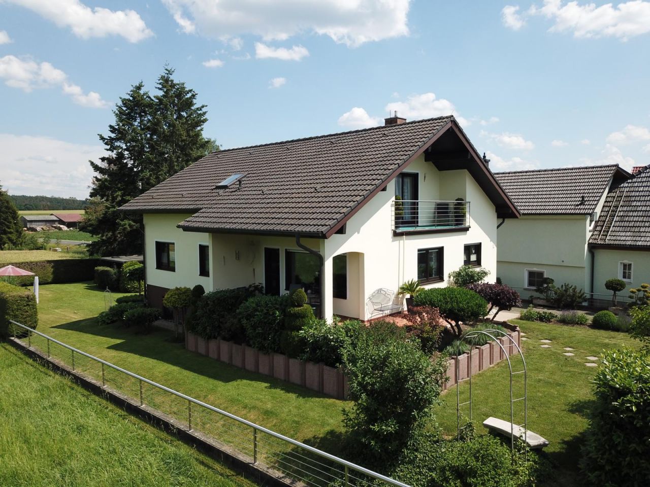 Ebersdorf bei Coburg: Verkauft - Leben auf einer Ebene - freundlich helles & modernes Einfamilienhaus! Ebersdorf bei Coburg: Verkauft - Leben auf einer Ebene - freundlich helles & modernes Einfamilienhaus!
