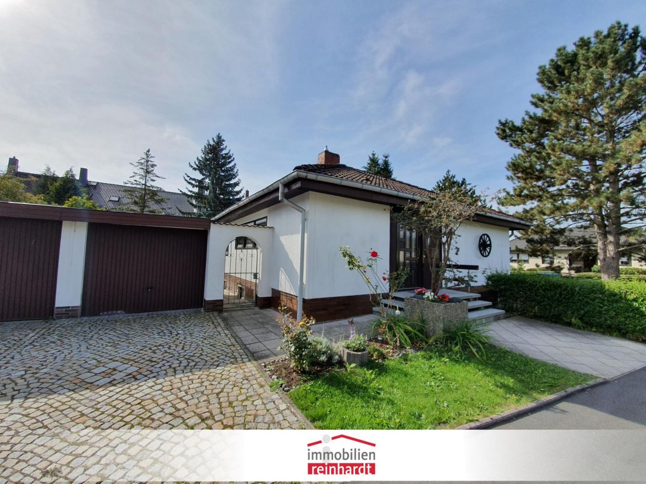 Neustadt bei Coburg: Verkauft - WOHNEN AUF EINER EBENE - sehr gepflegter Bungalow mit Einliegerbereich! Neustadt bei Coburg: Verkauft - WOHNEN AUF EINER EBENE - sehr gepflegter Bungalow mit Einliegerbereich!