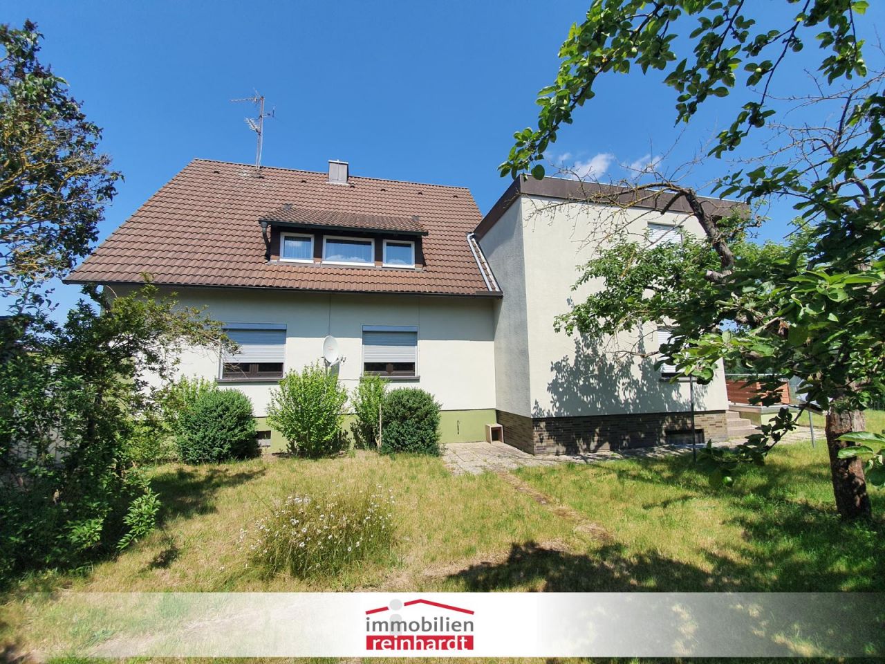 Dörfles-Esbach: Verkauft - Solides Ein- bis Zweifamilienhaus mit herrlichem Garten in attraktiver Wohnlage! Dörfles-Esbach: Verkauft - Solides Ein- bis Zweifamilienhaus mit herrlichem Garten in attraktiver Wohnlage!