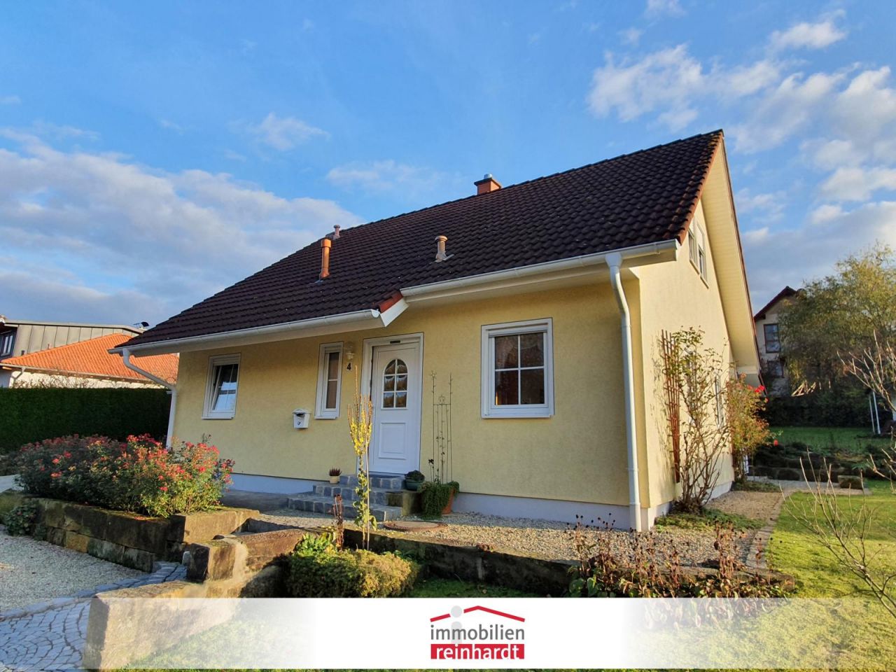 Küps: VERKAUFT - Einfamilienhaus mit allem was Sie zum Leben brauchen! Küps: VERKAUFT - Einfamilienhaus mit allem was Sie zum Leben brauchen!