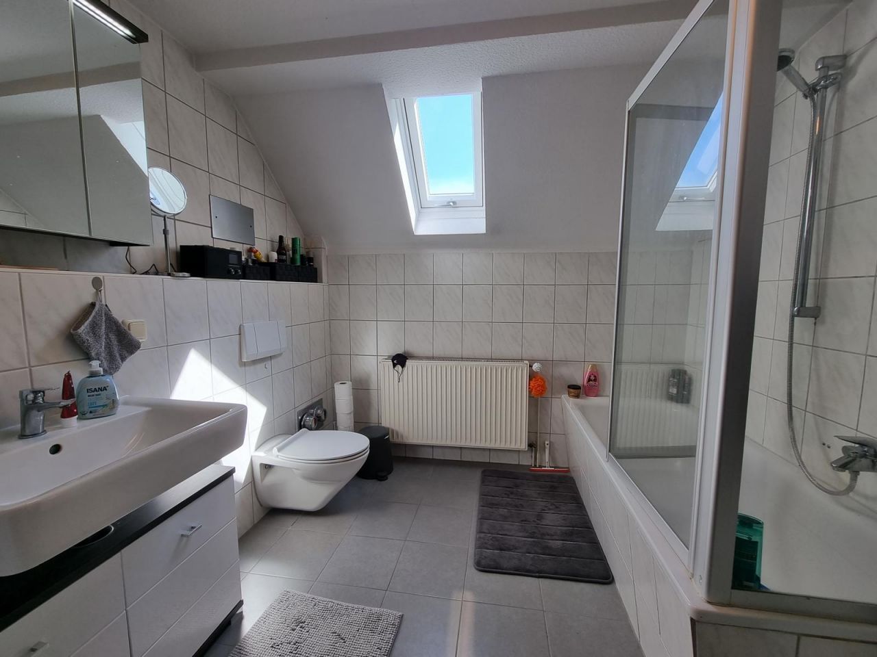 Wohnung 2.OG rechts - Badezimmer