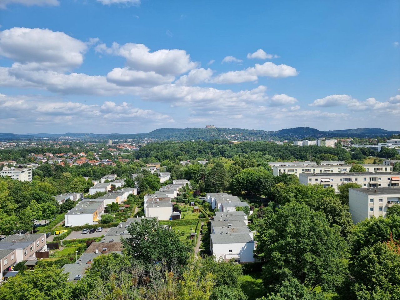 Blick in die Ferne bis zur Veste