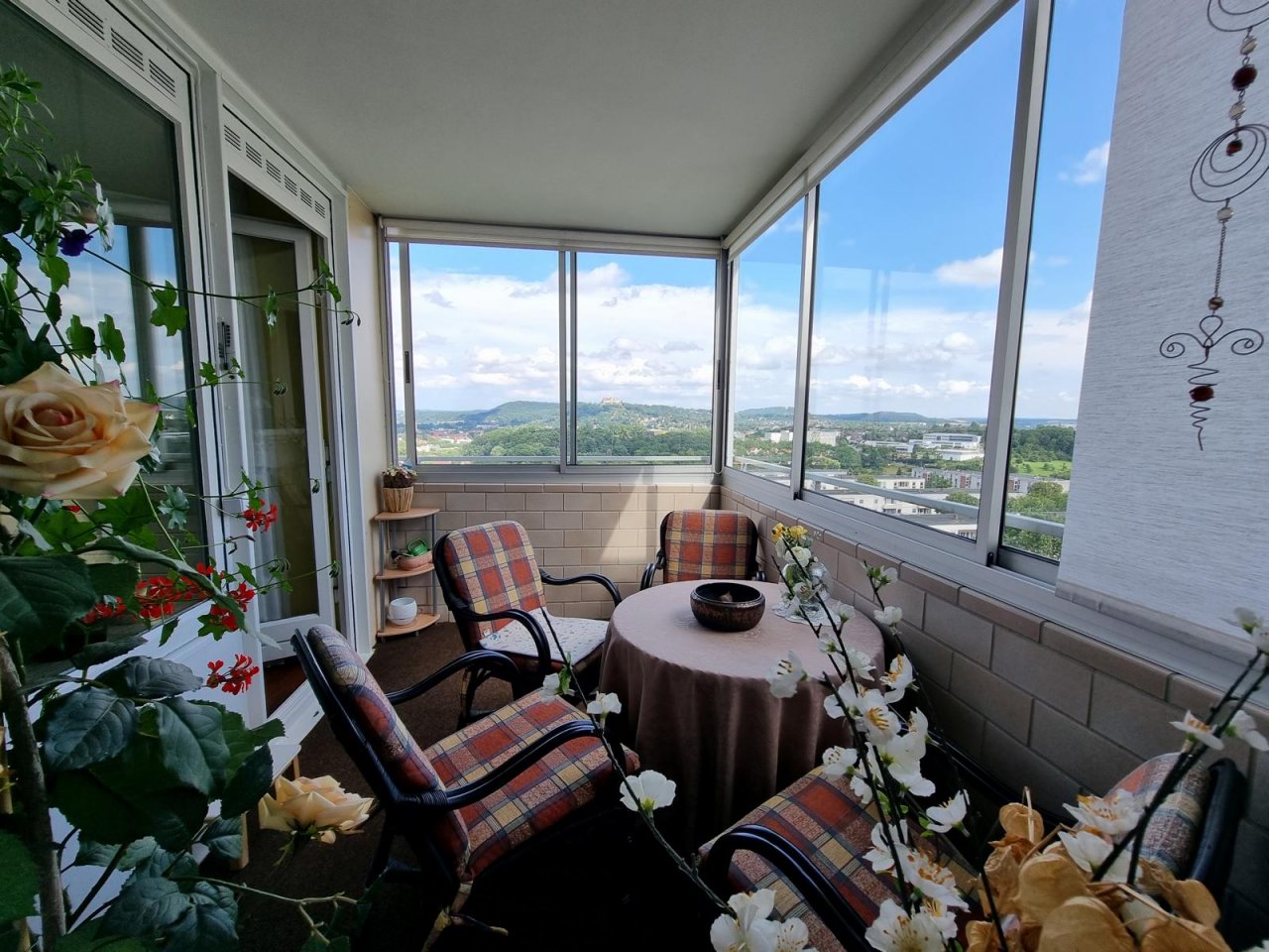 Verglaste Loggia mit traumhaftem Weitblick