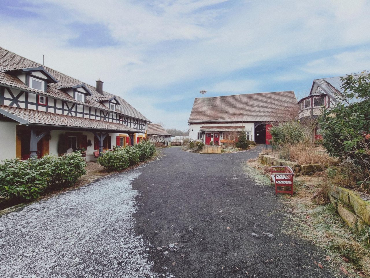 Wohnhaus und Nebengebäude