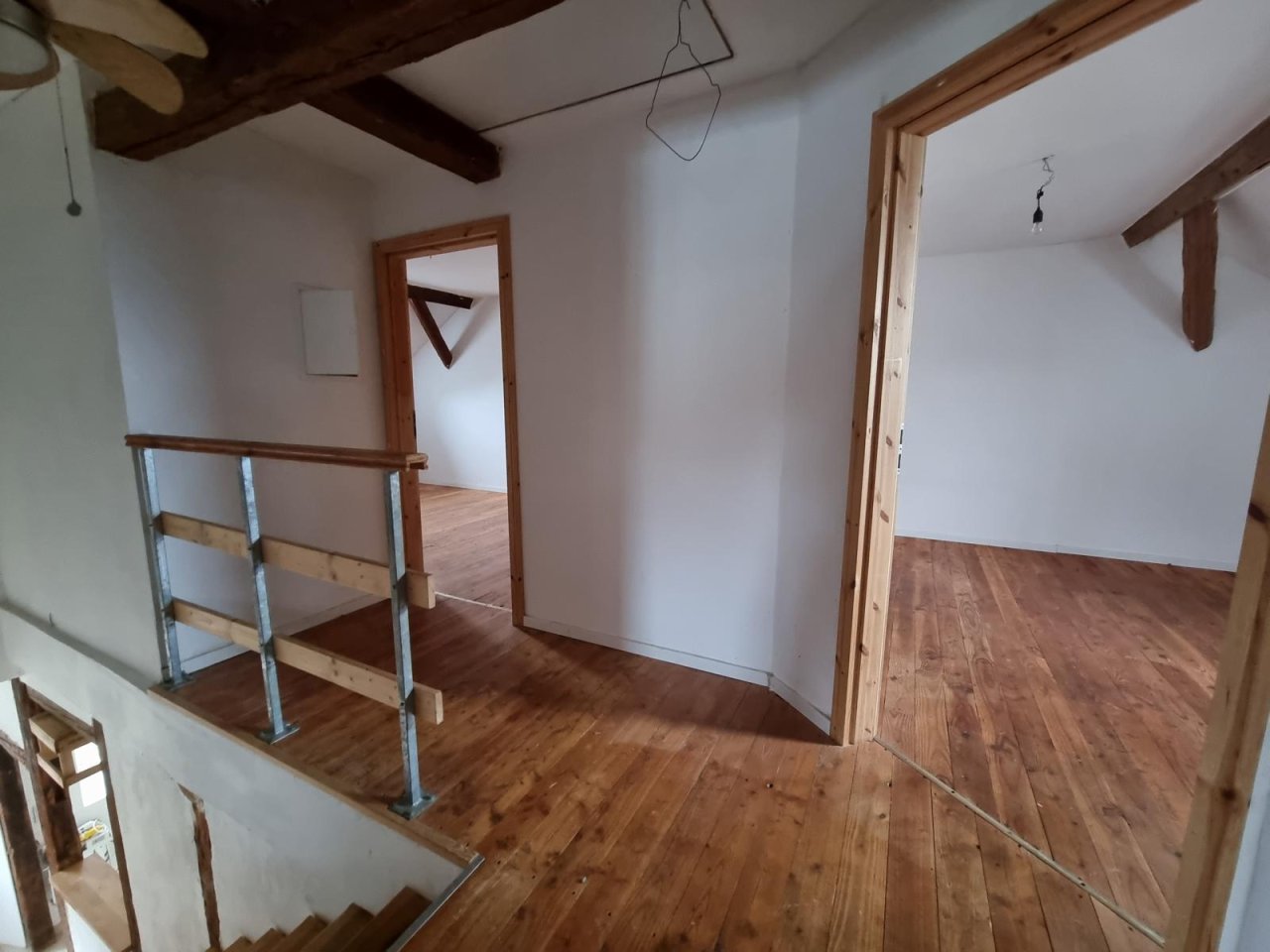 Wohnhaus DHH rechts - Flur OG