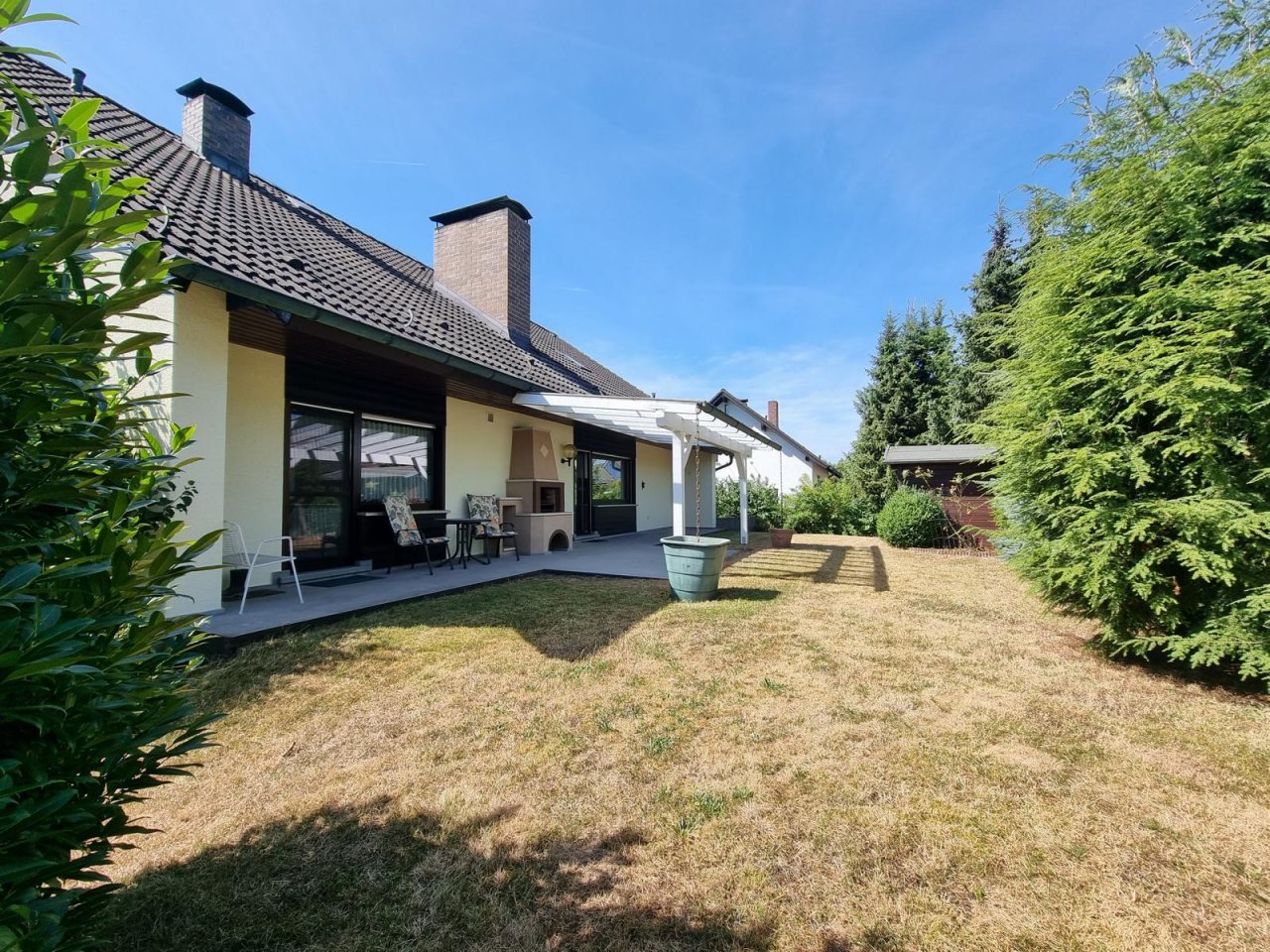 uneinsehbare Terrasse, Gartenhütte