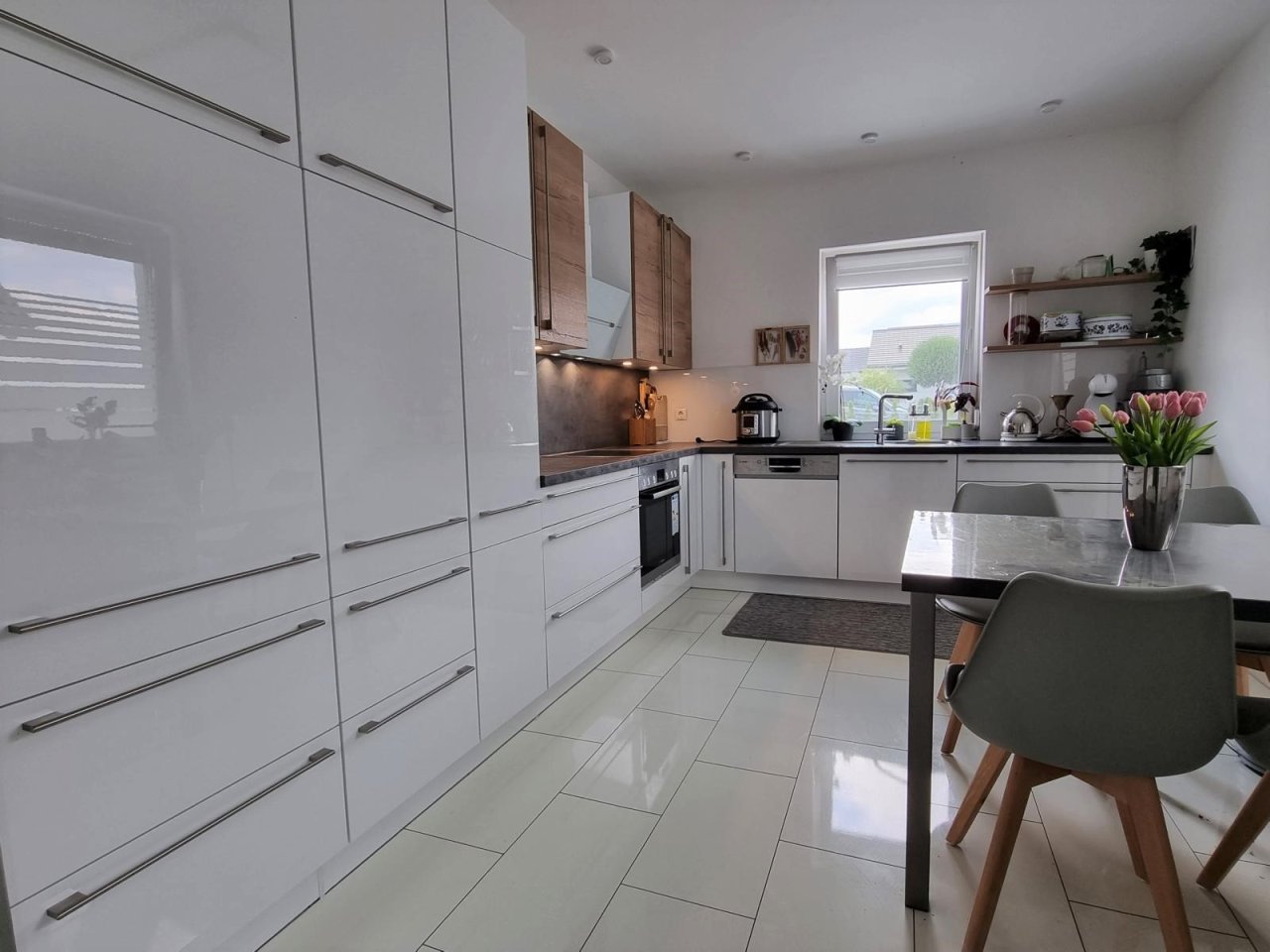 Coburg: VERKAUFT - DIE Alternative zum Neubau! Modernes Einfamilienhaus Bj. 2015 in Coburg-Scheuerfeld! 