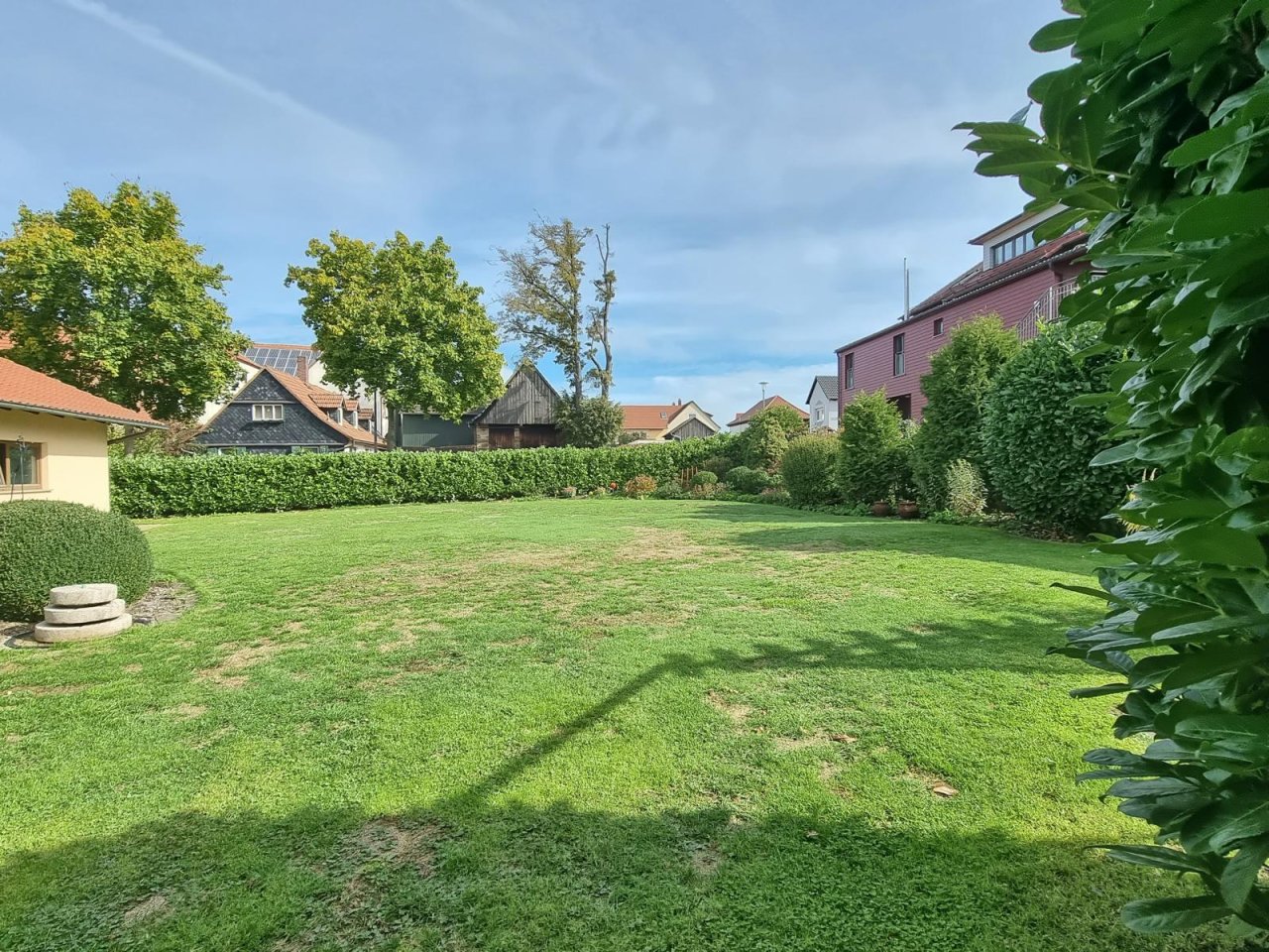 Großzügige Gartenfläche