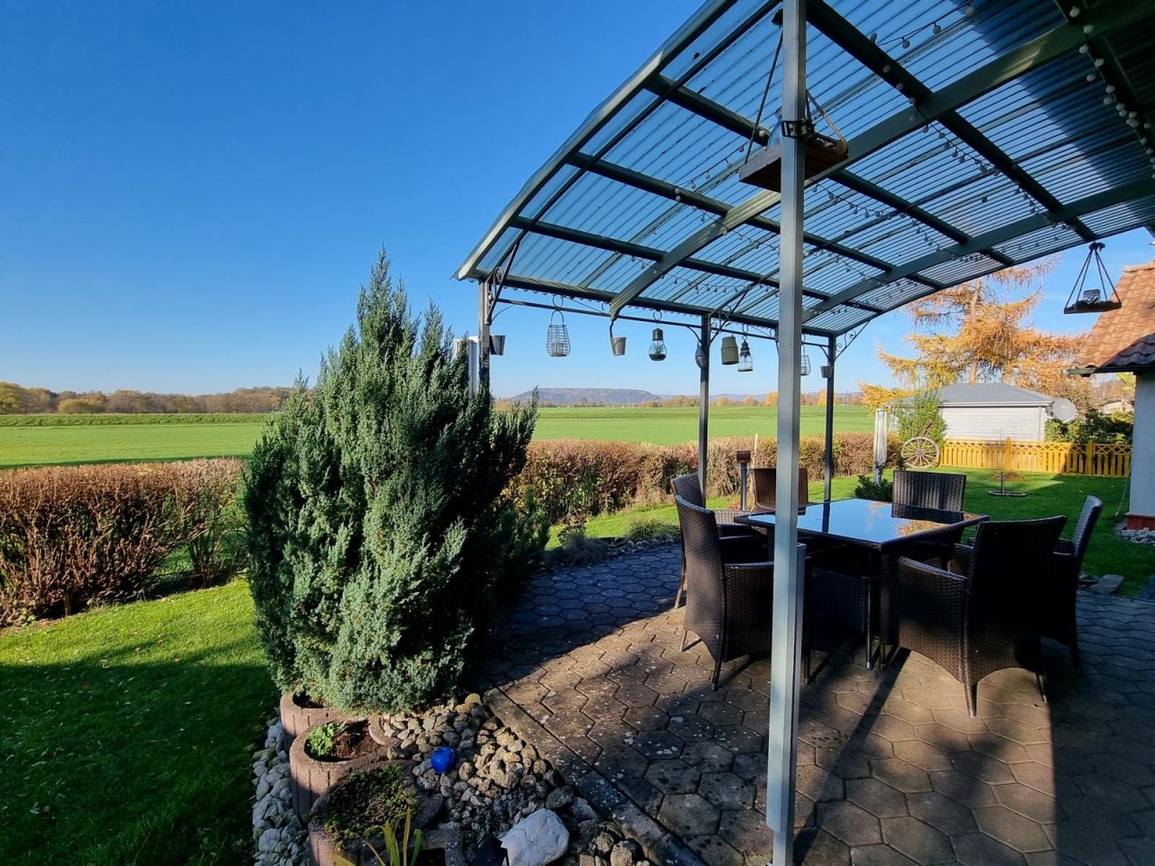 Terrasse mit Blick ins Grüne