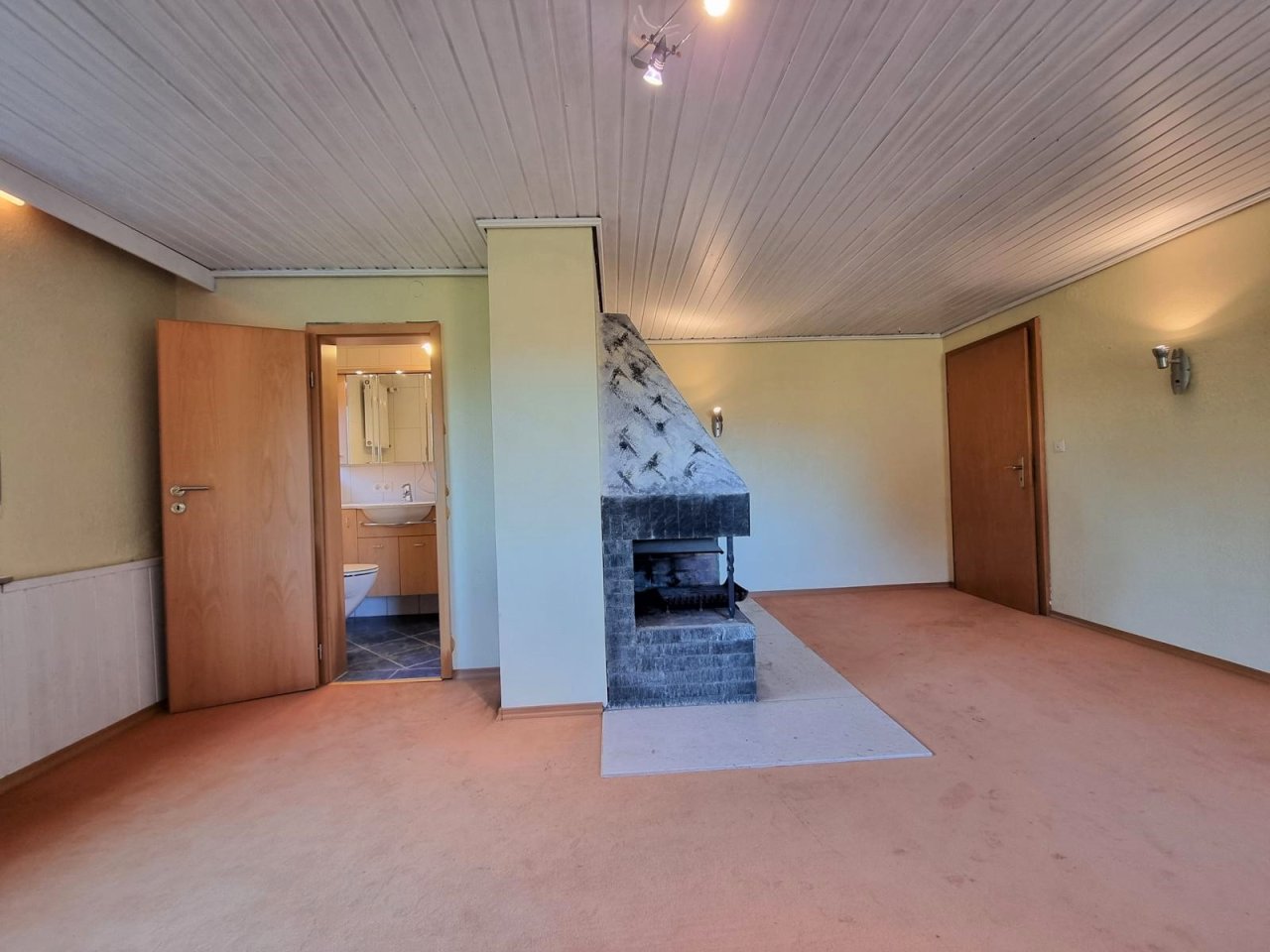 Kaminzimmer mit eigenem Bad