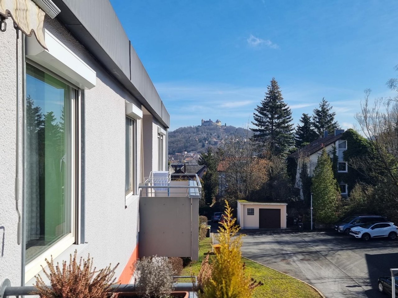 Coburg: VERKAUFT - TOP-3-Zi.-Wohnung mit 2 Balkonen, 2 Bädern und herrlichem Veste-Blick! 