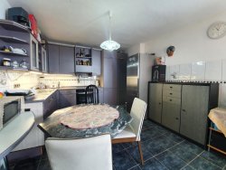 Küche inkl. Küchenmöblierung OHNE Elektrogeräte